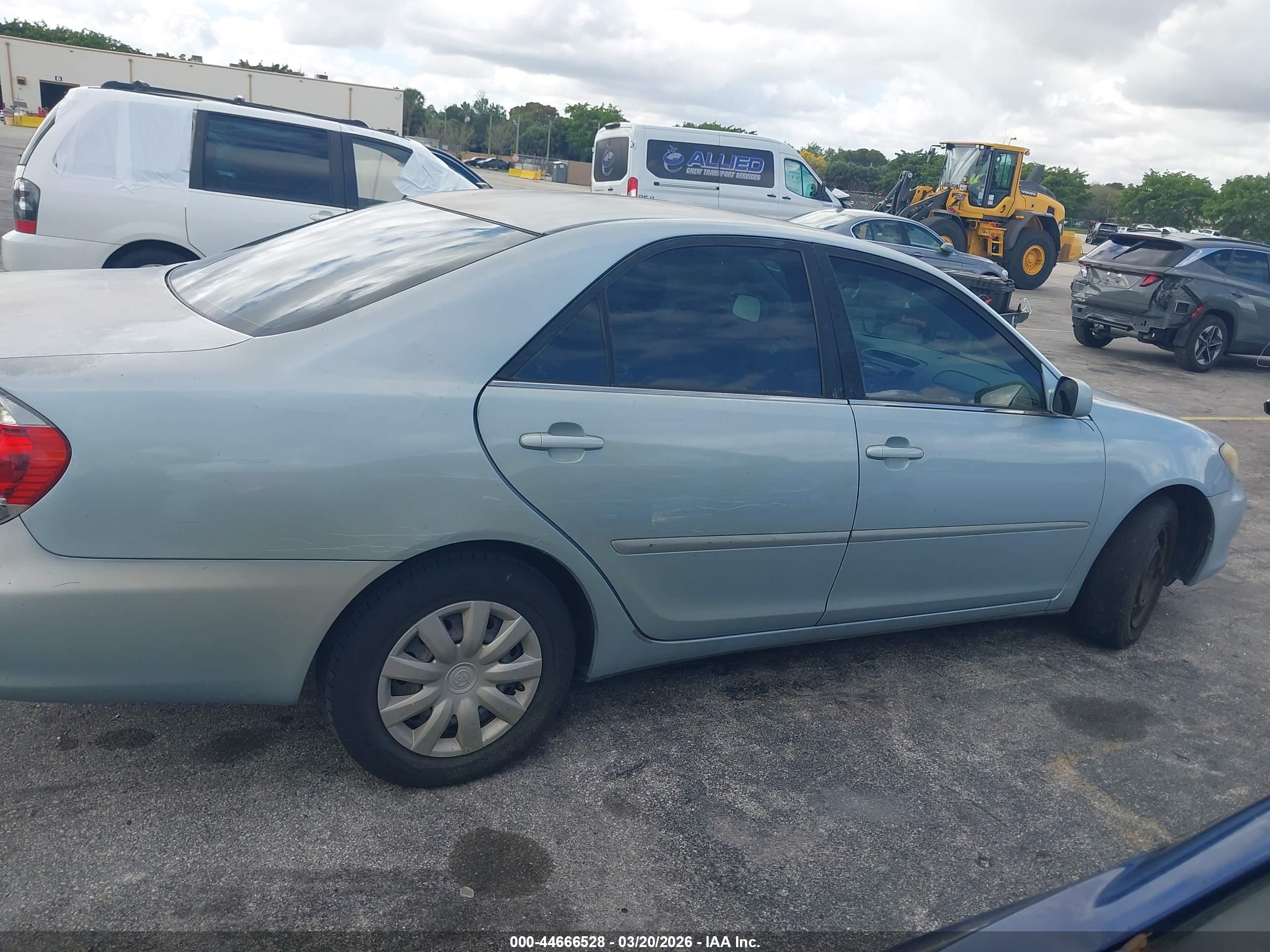 TOYOTA CAMRY image 6