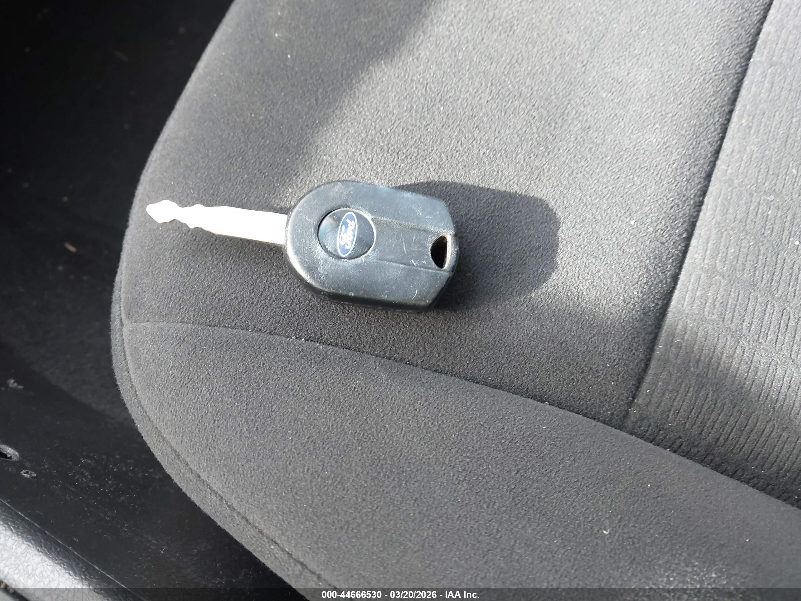 FORD FUSION image 11