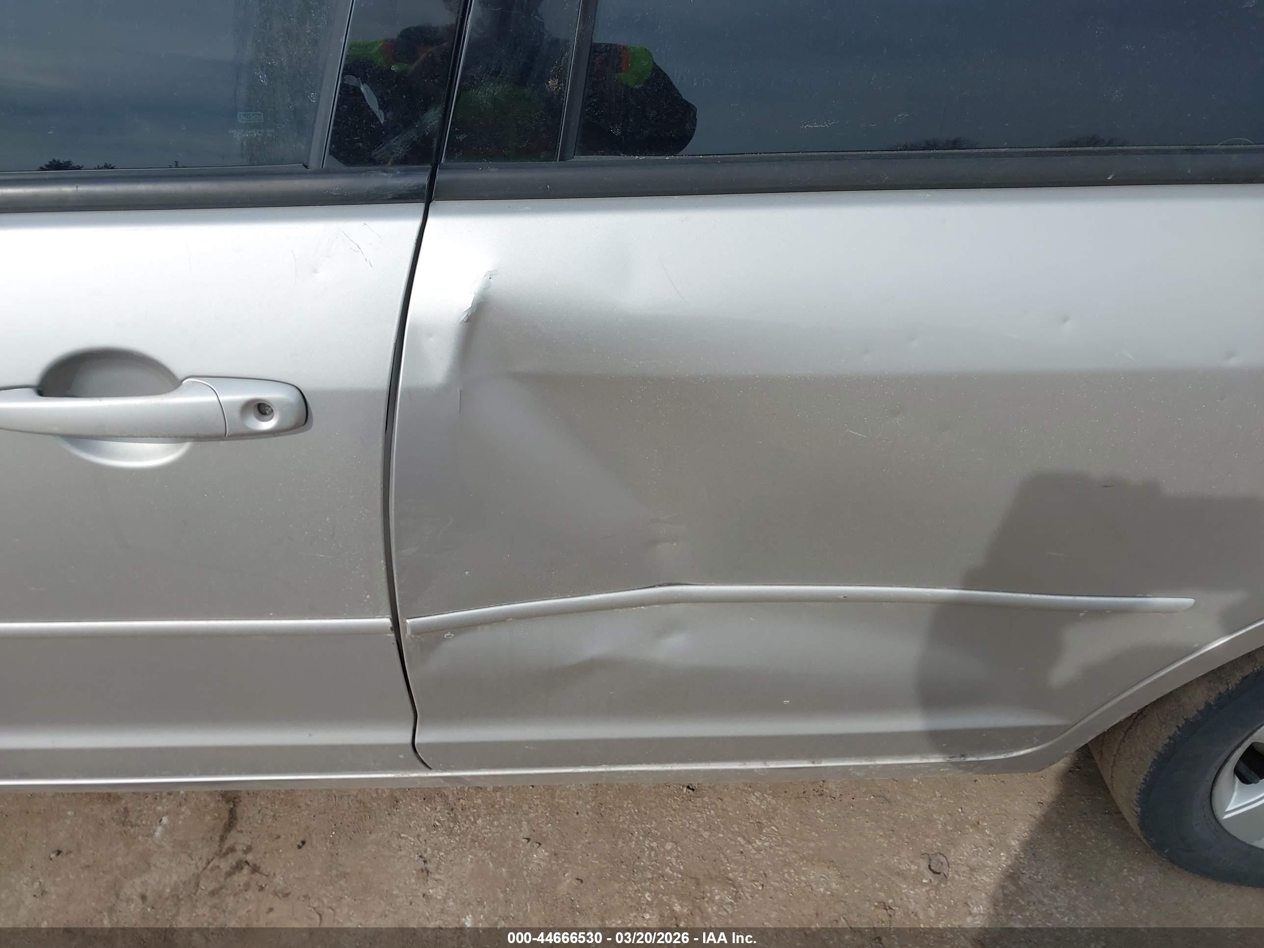 FORD FUSION image 6