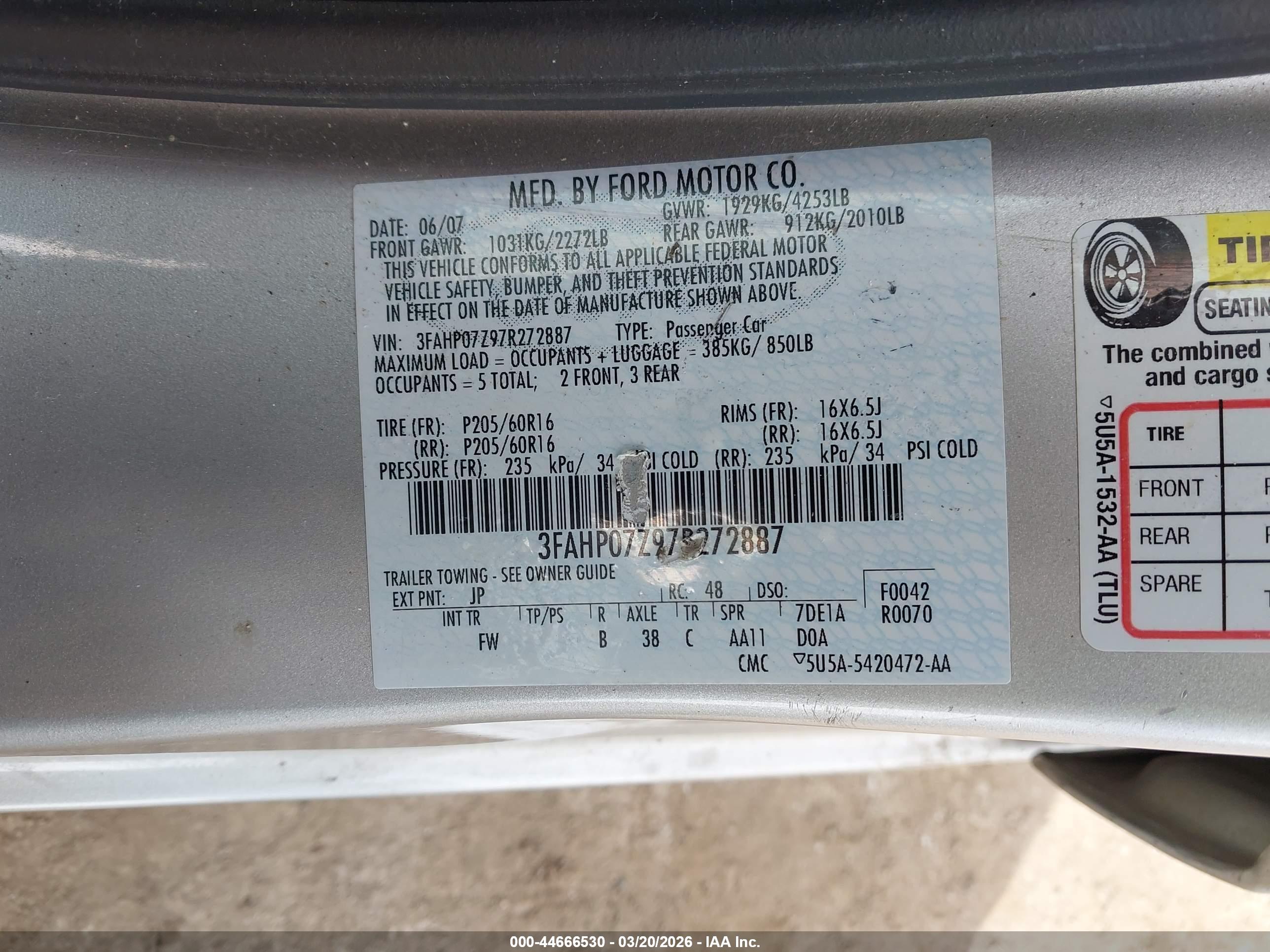 FORD FUSION image 9