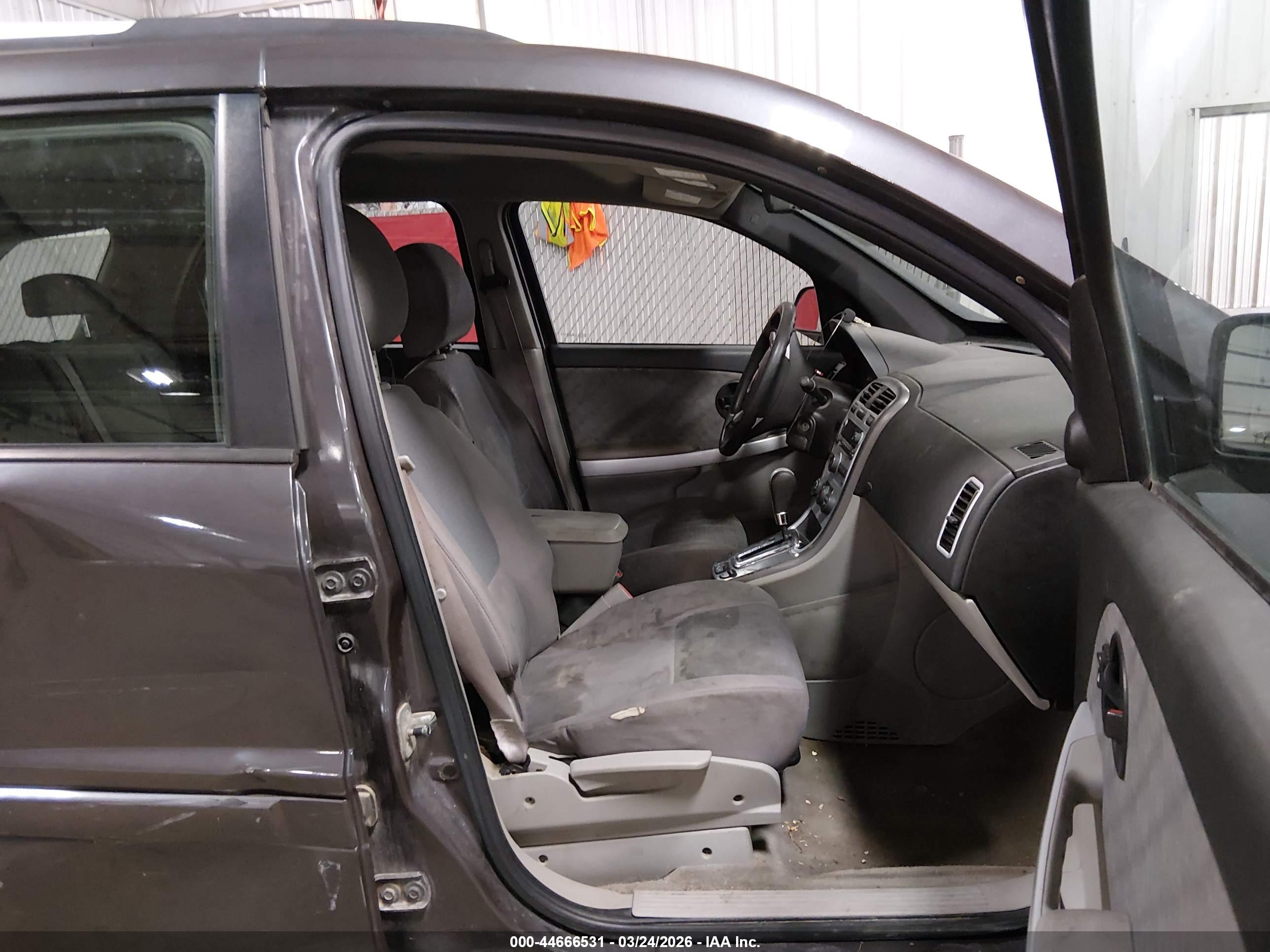 CHEVROLET EQUINOX image 5