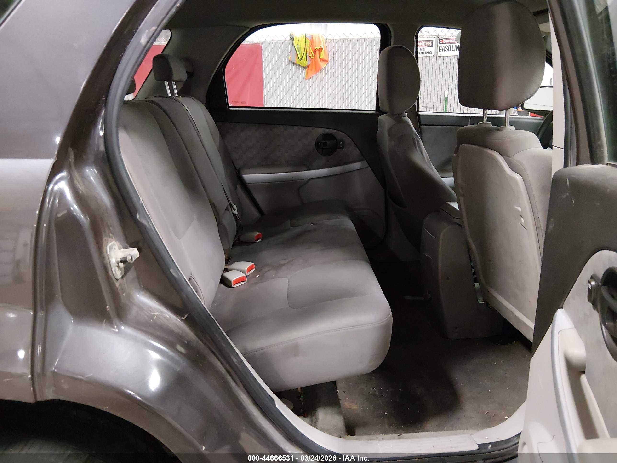 CHEVROLET EQUINOX image 8