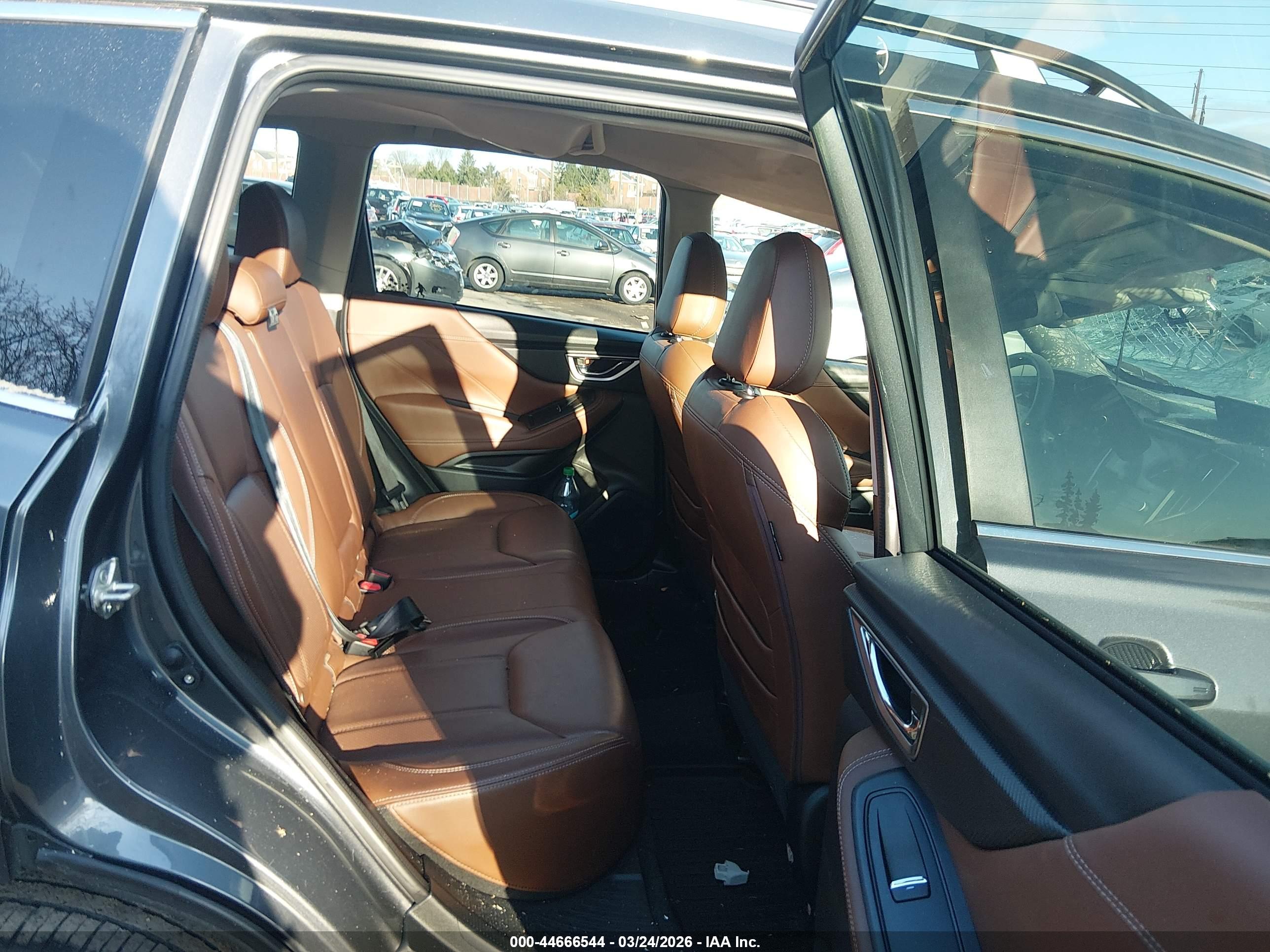 SUBARU FORESTER image 8