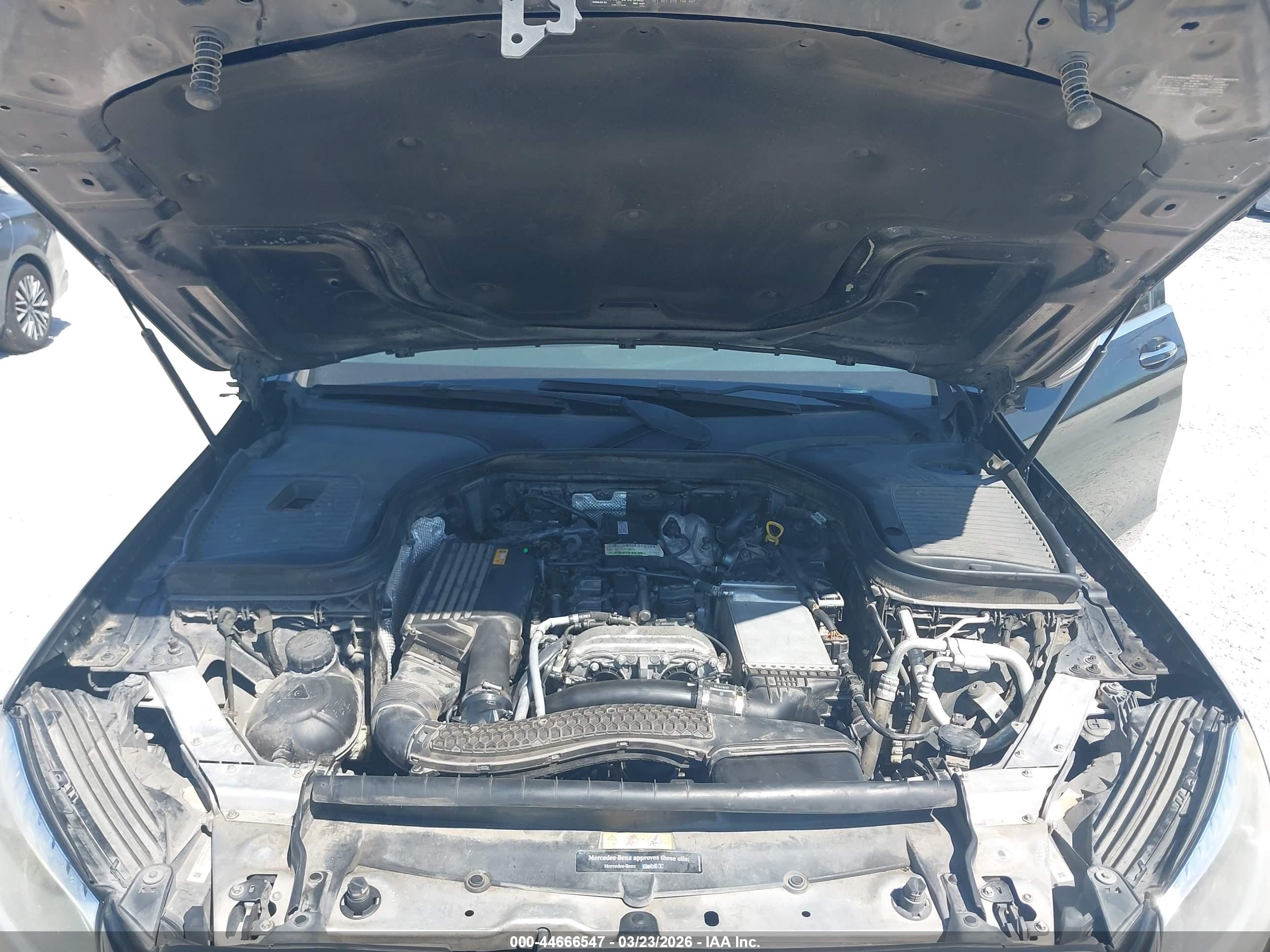 MERCEDES-BENZ GLC image 10