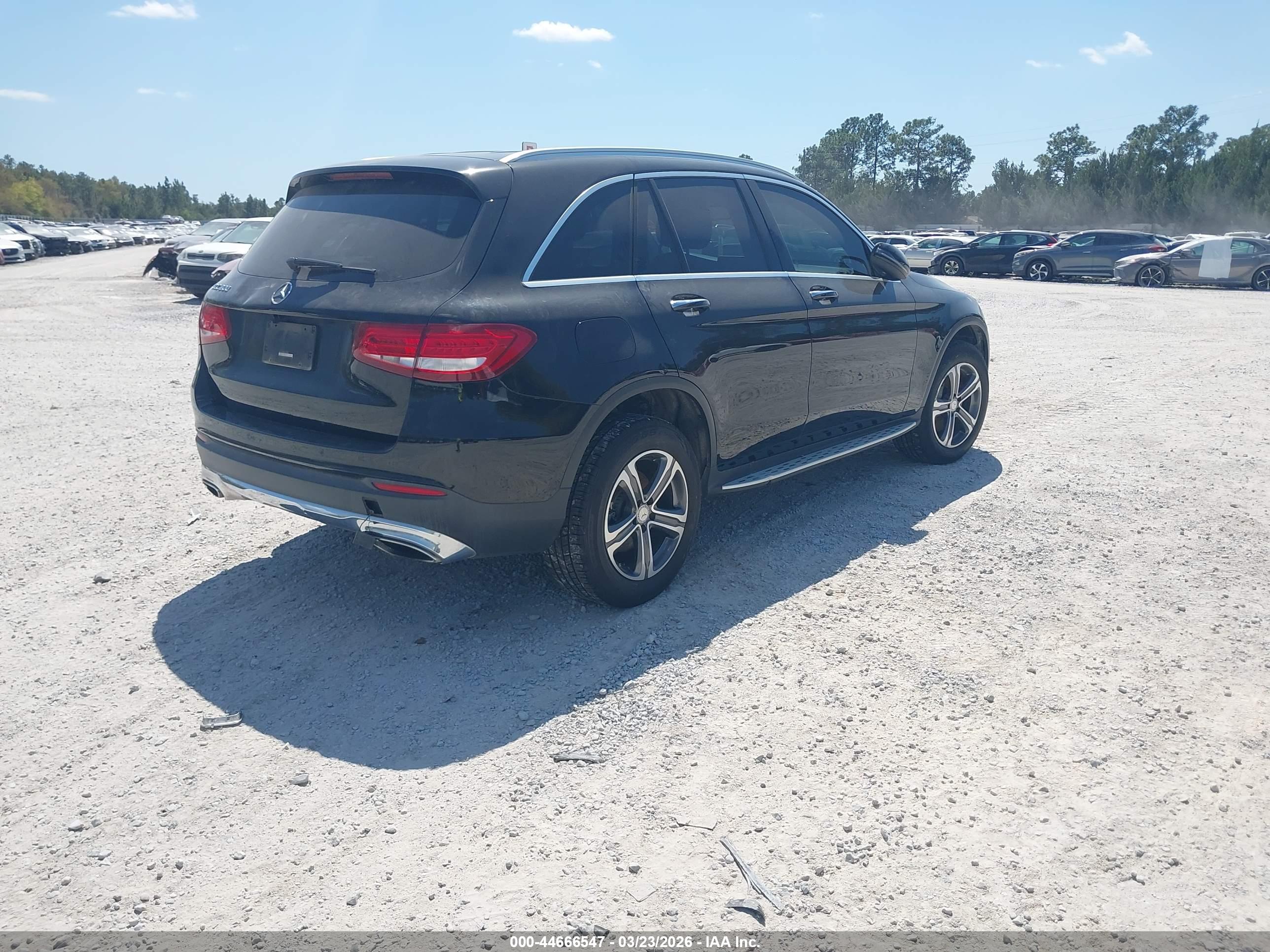 MERCEDES-BENZ GLC image 4