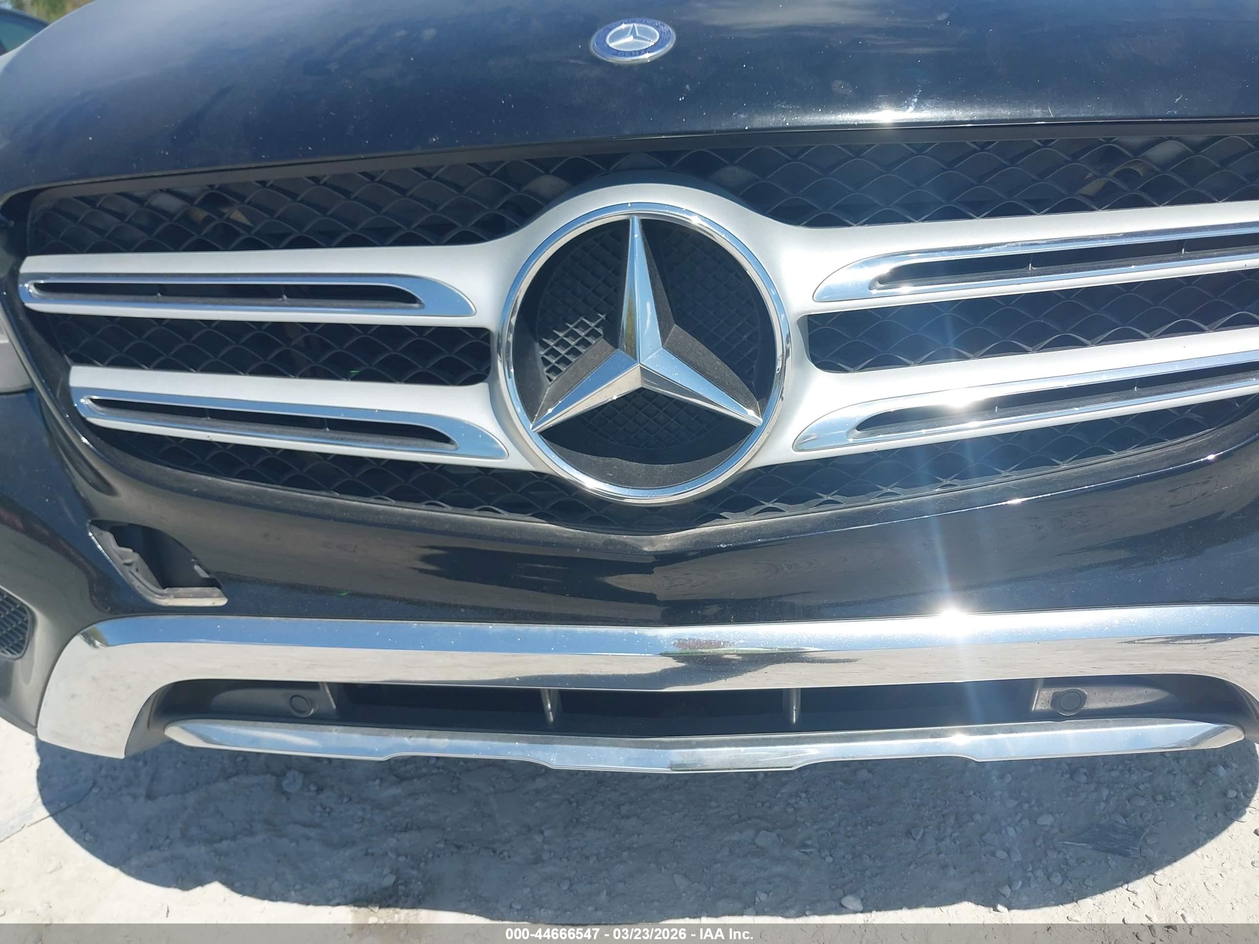 MERCEDES-BENZ GLC image 6