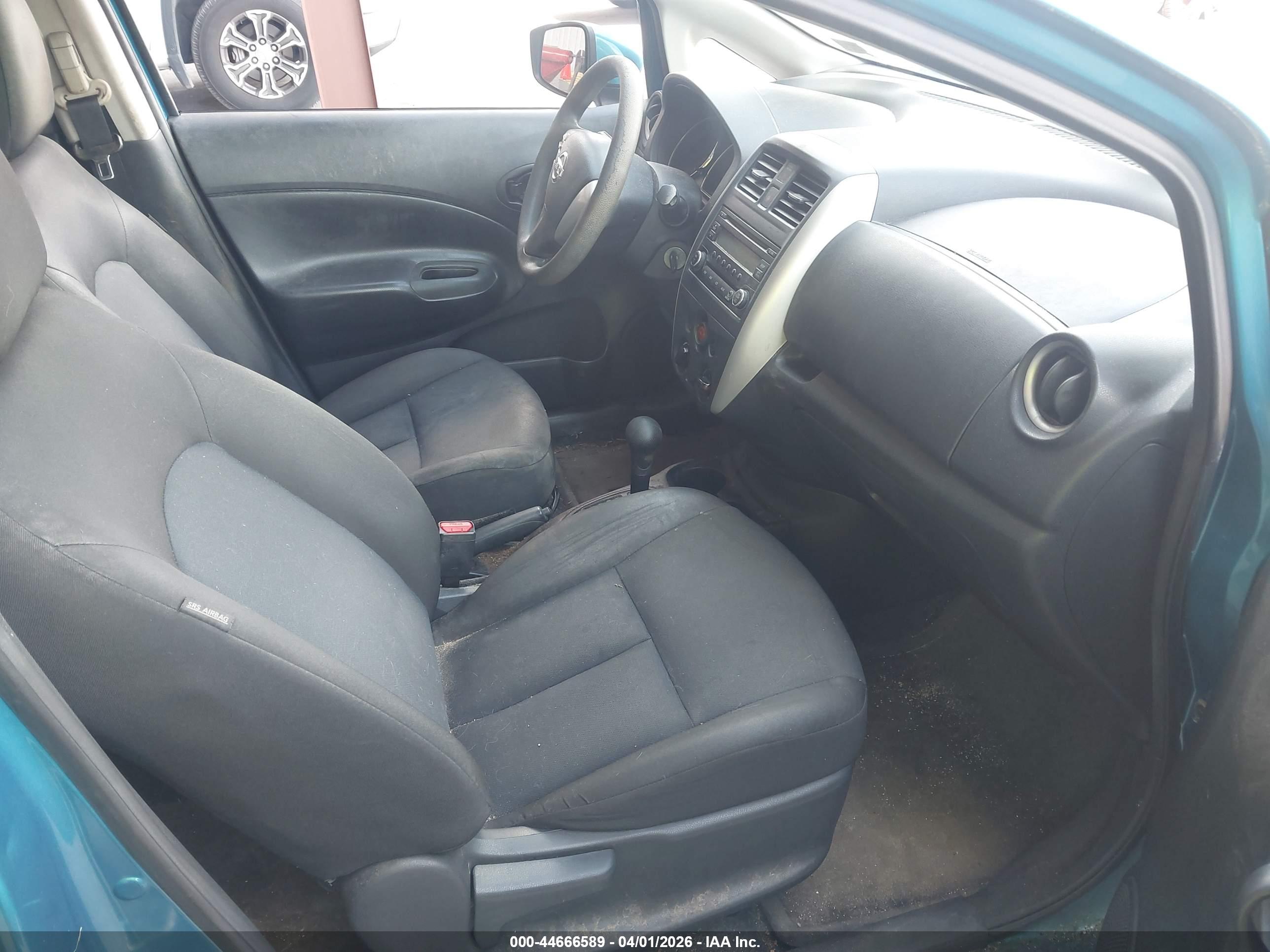 NISSAN VERSA image 5