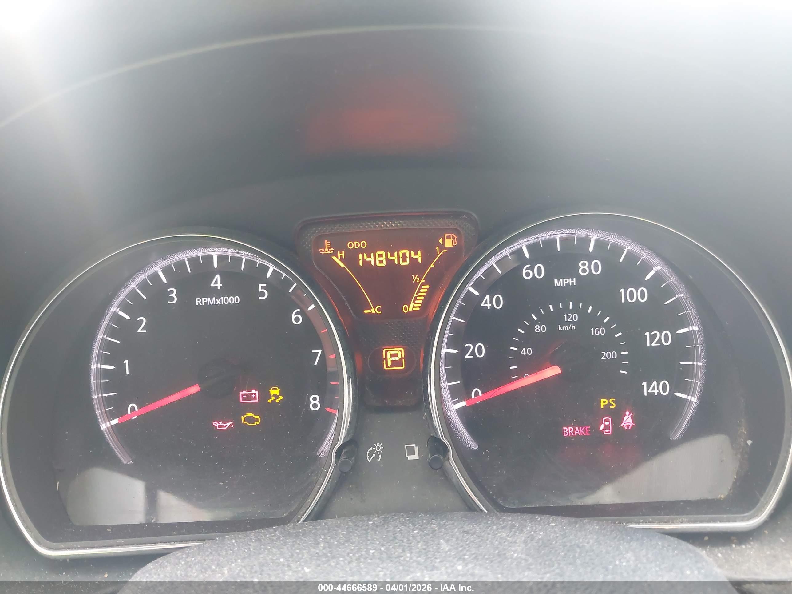 NISSAN VERSA image 7
