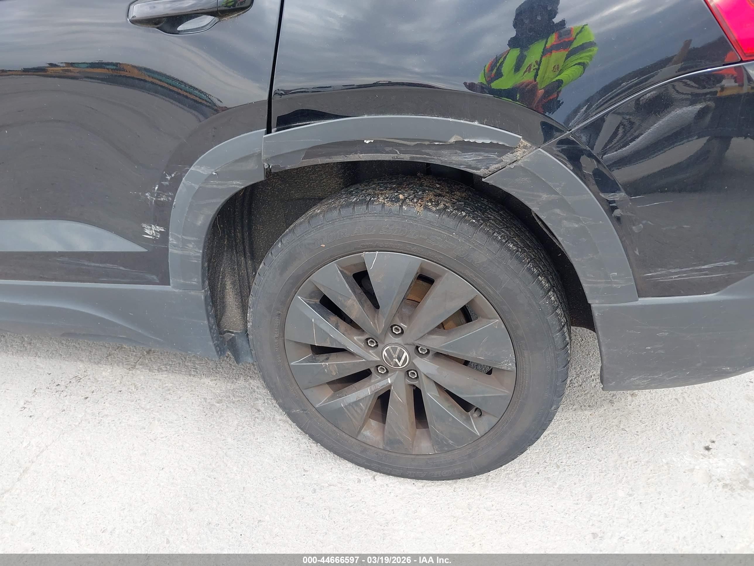 VOLKSWAGEN TAOS image 6