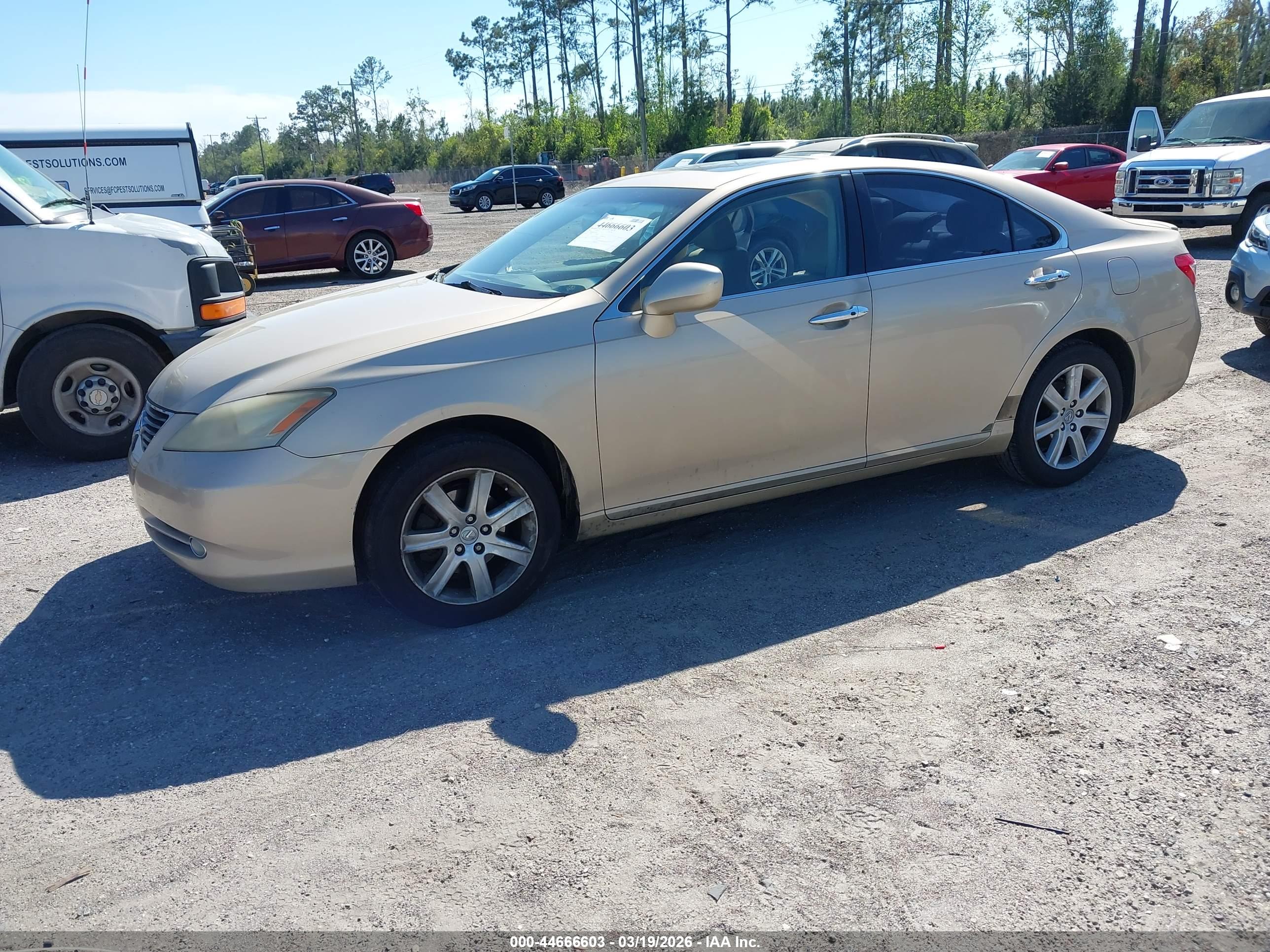 LEXUS ES image 2