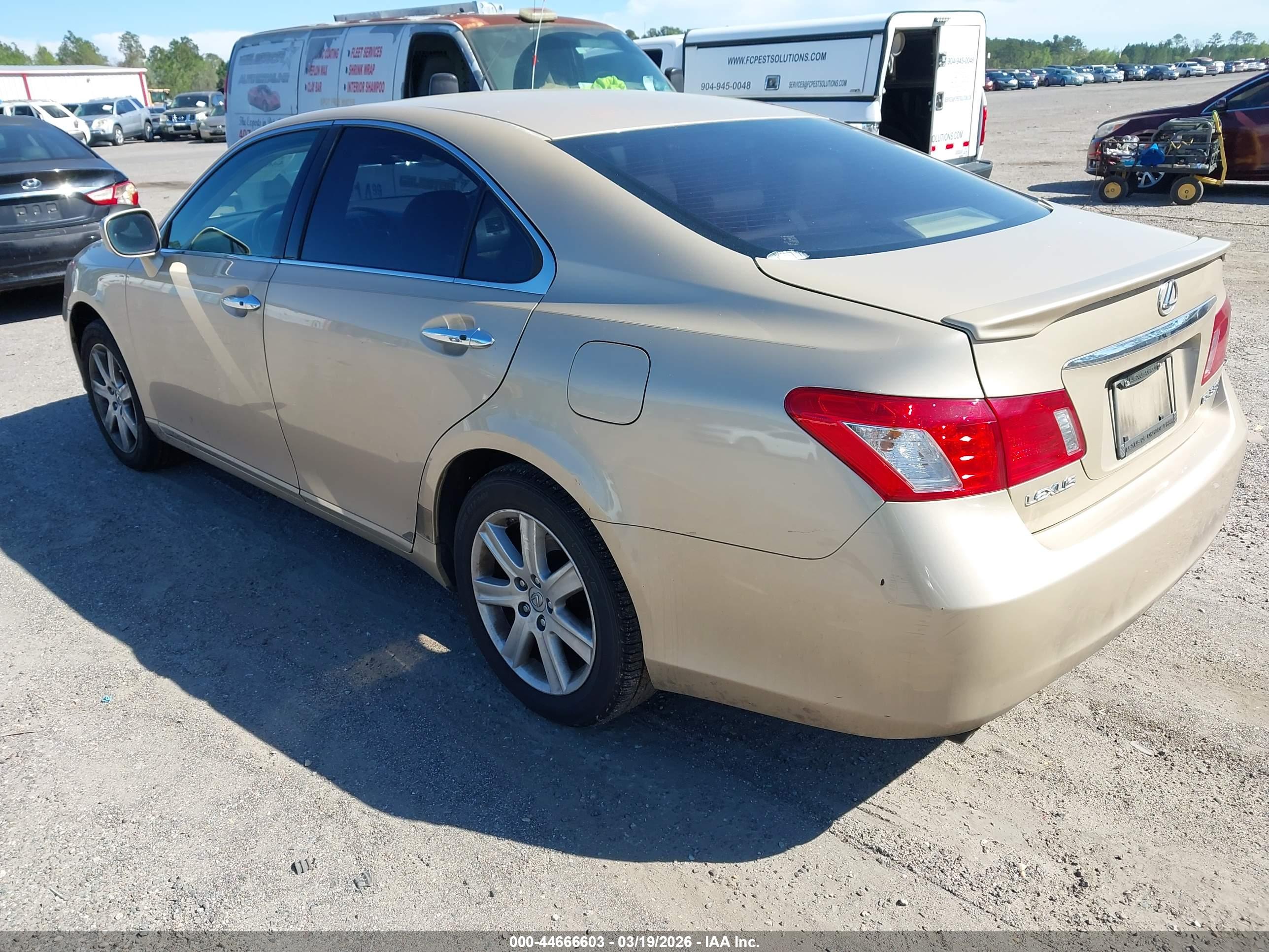 LEXUS ES image 3