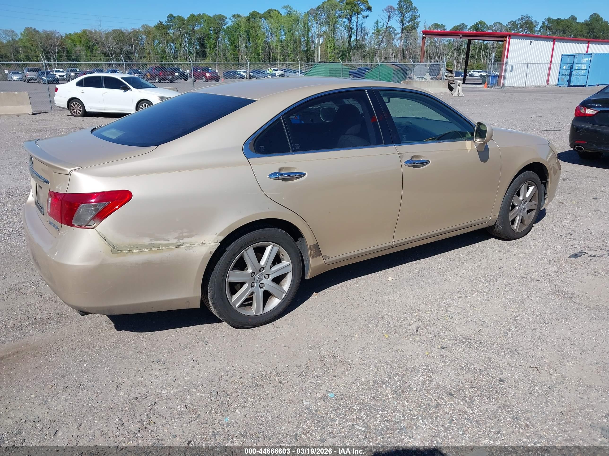 LEXUS ES image 4