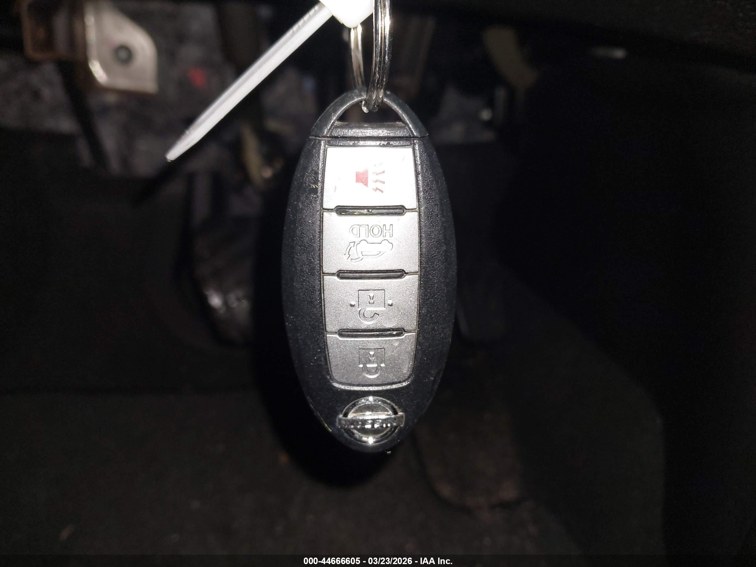 NISSAN ROGUE image 11