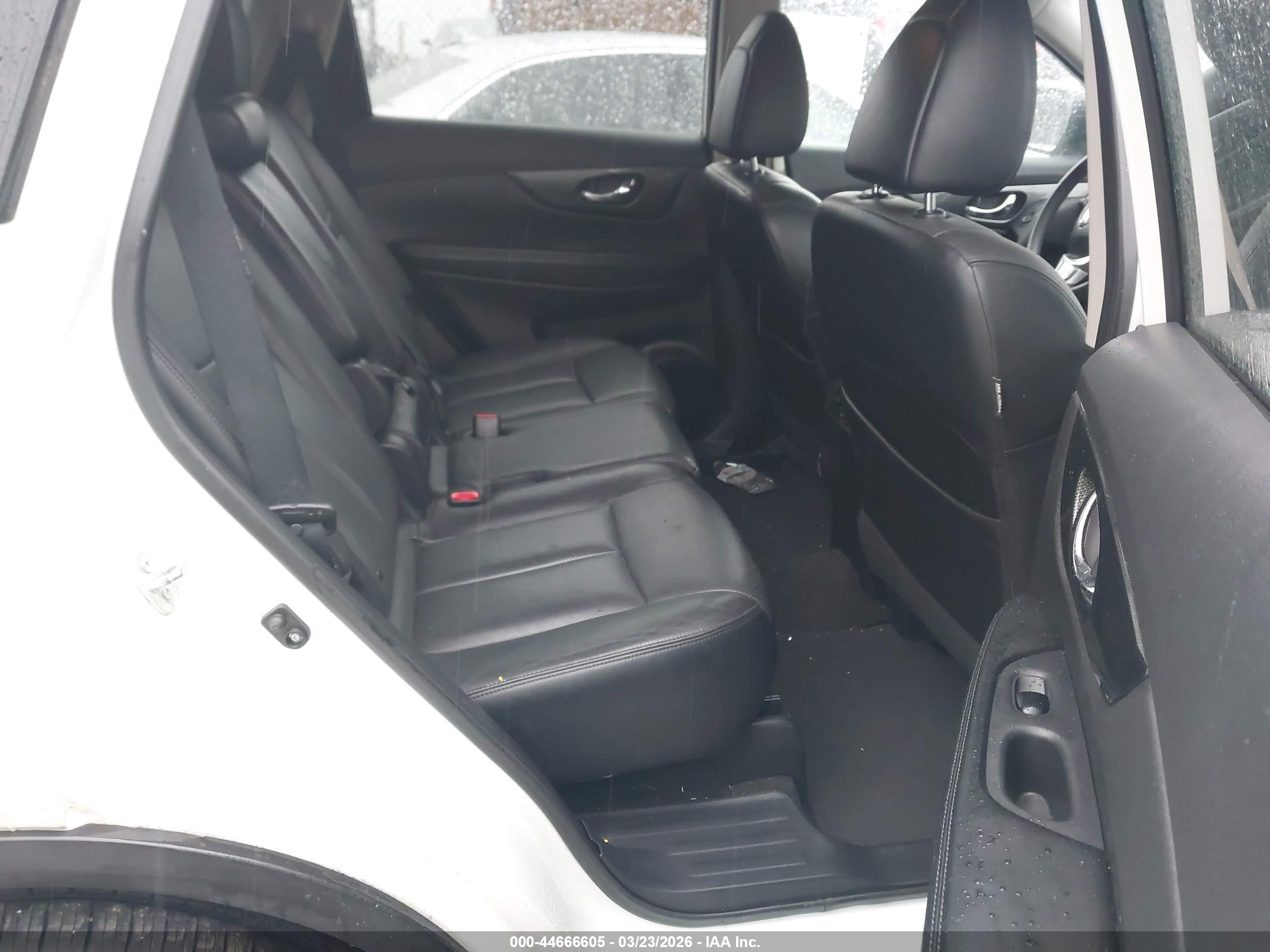 NISSAN ROGUE image 8