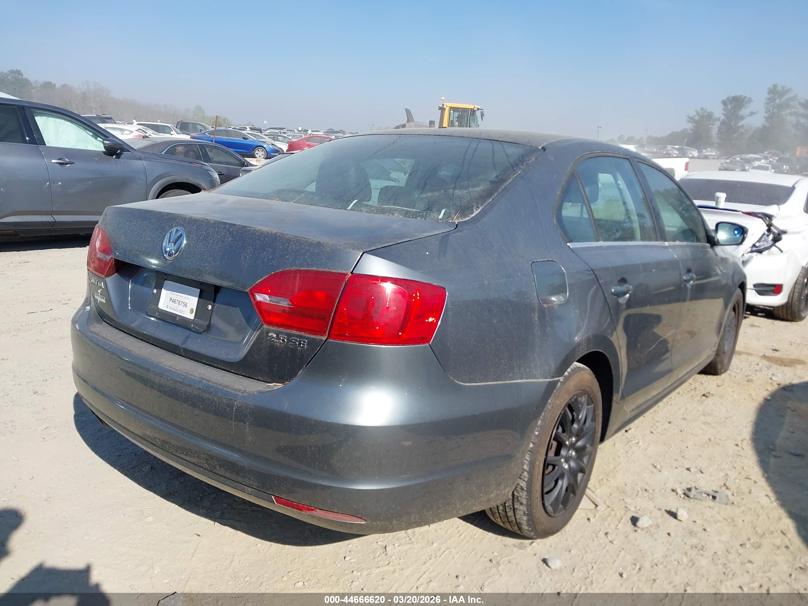 VOLKSWAGEN JETTA image 4