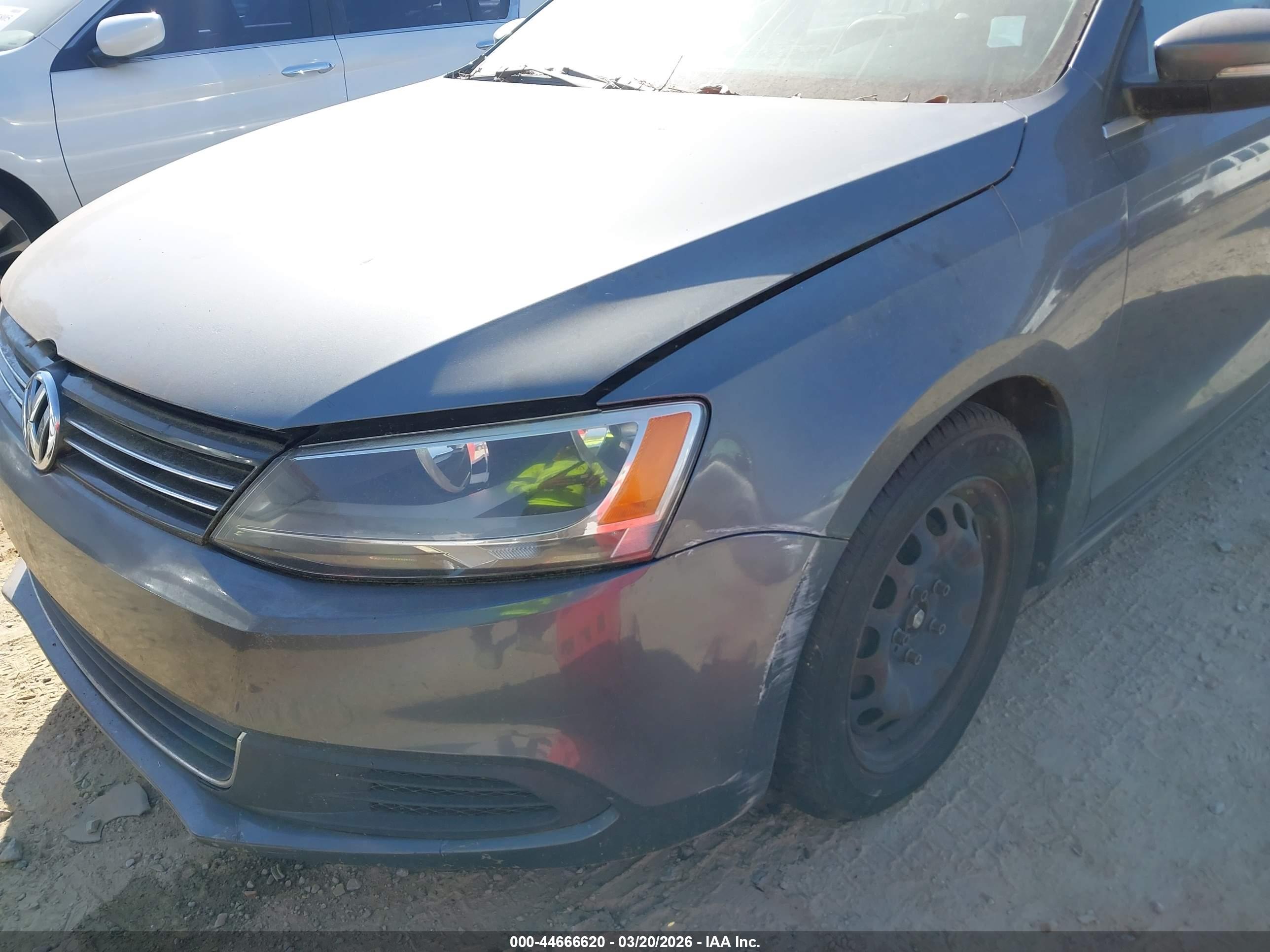 VOLKSWAGEN JETTA image 6