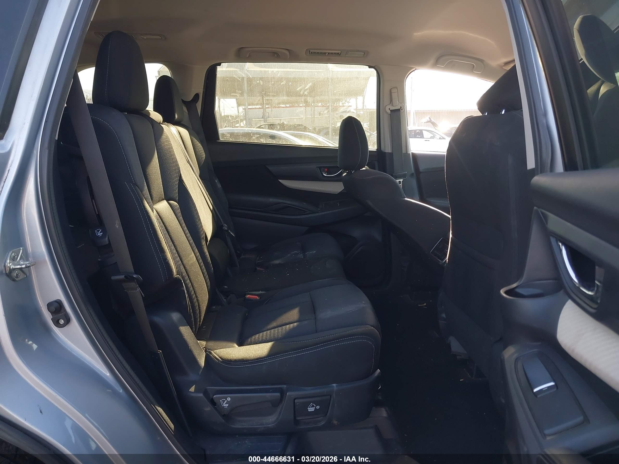 SUBARU ASCENT image 8