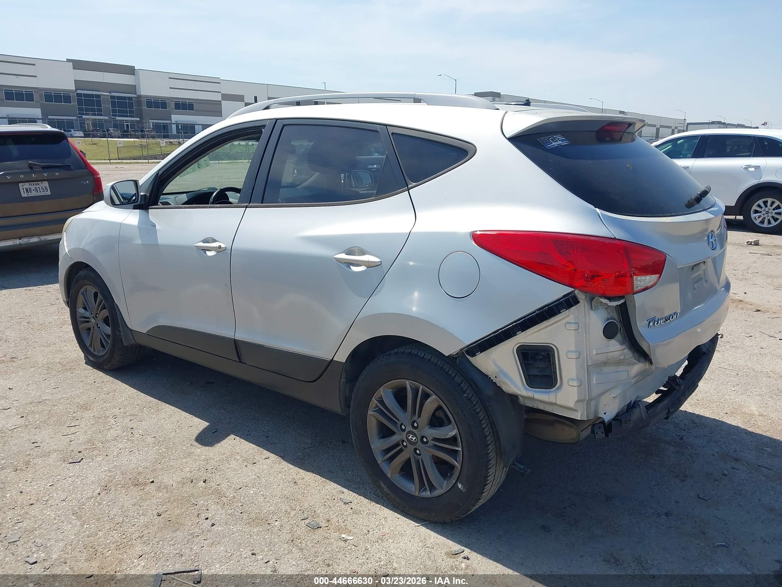 HYUNDAI TUCSON image 3