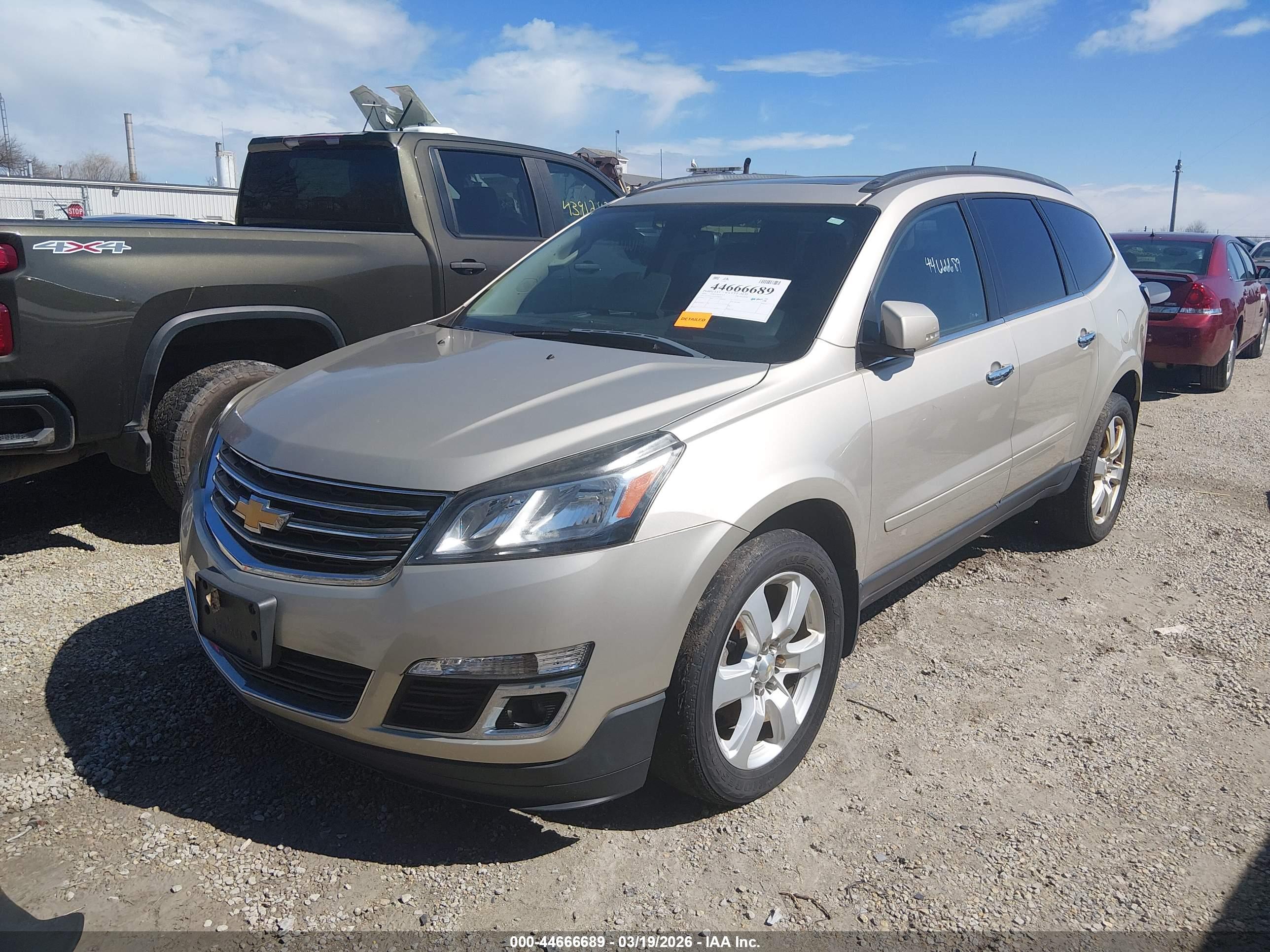 CHEVROLET TRAVERSE image 2