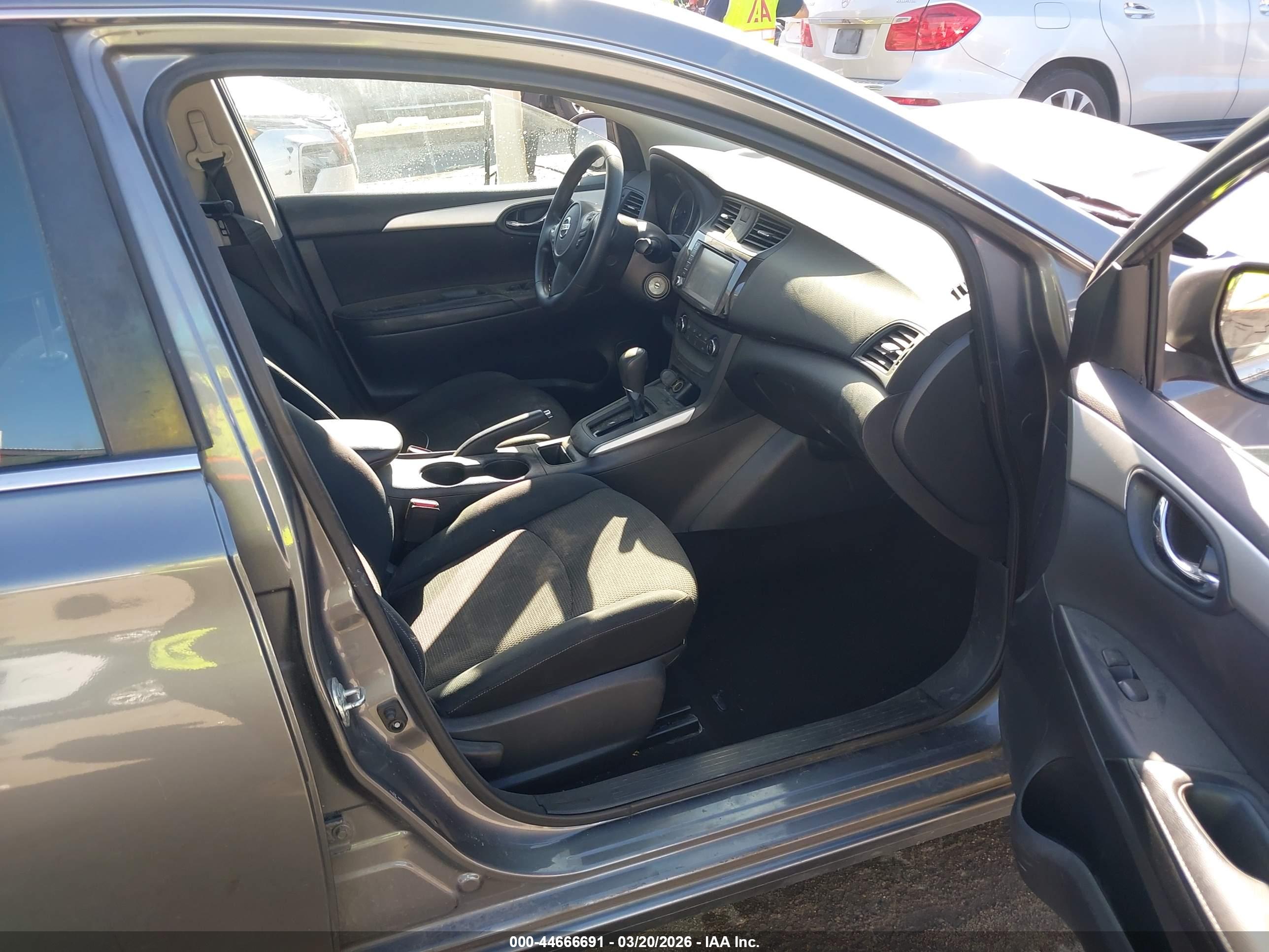 NISSAN SENTRA image 5