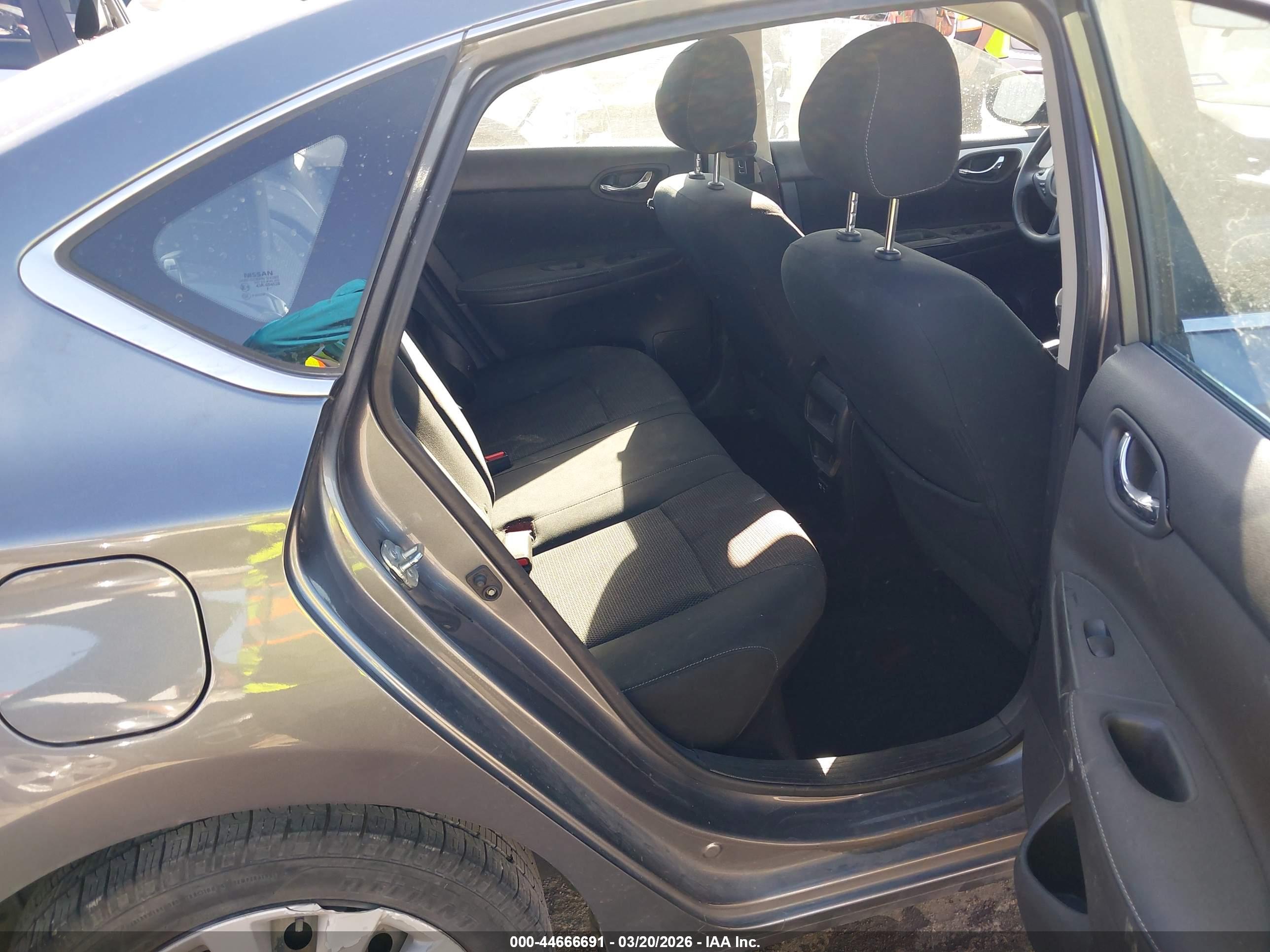 NISSAN SENTRA image 8