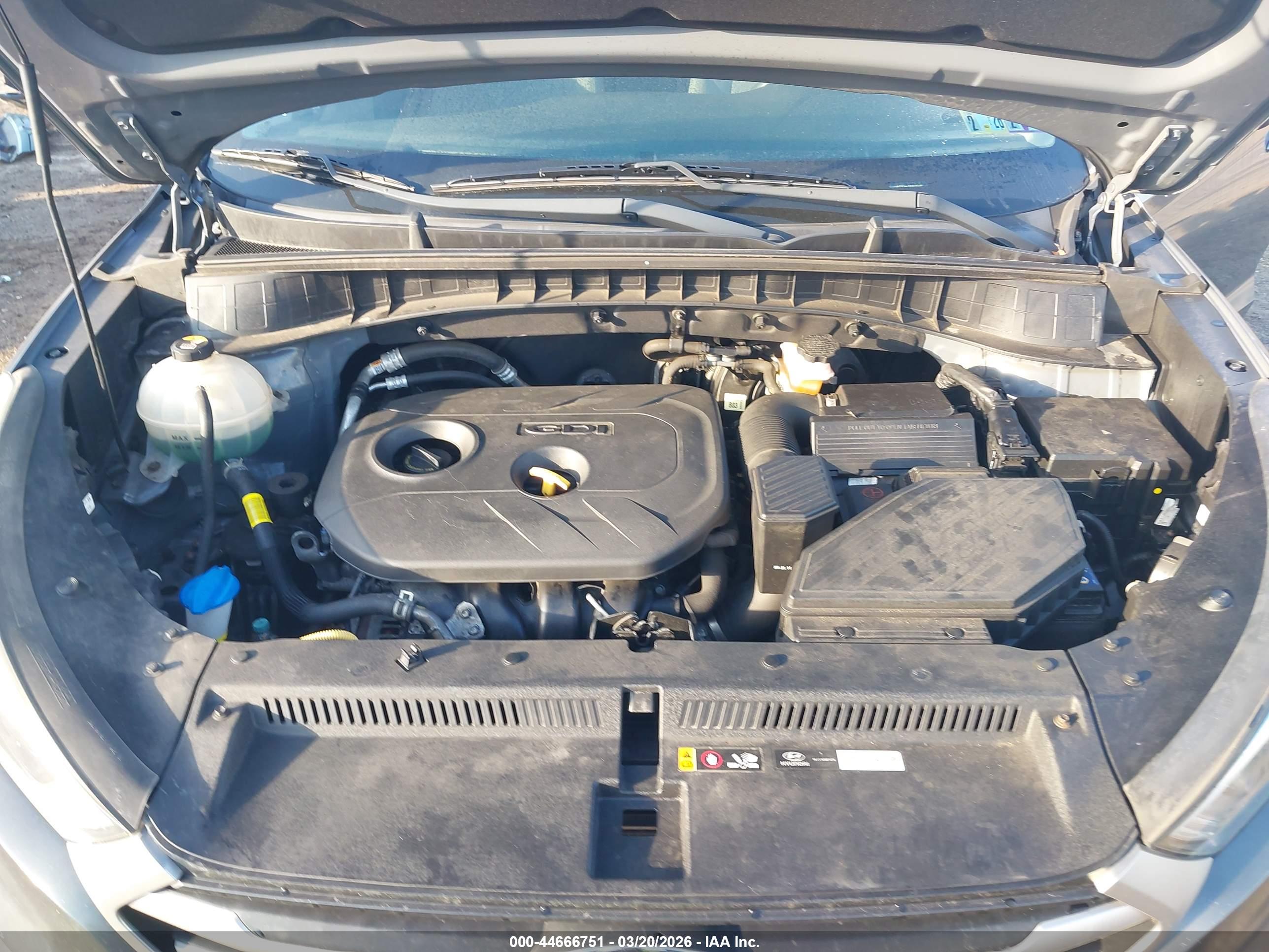 HYUNDAI TUCSON image 10