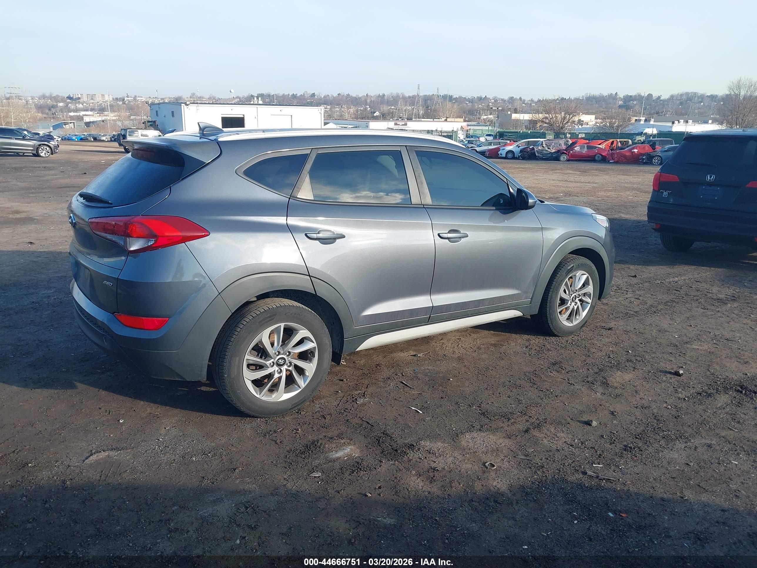 HYUNDAI TUCSON image 4