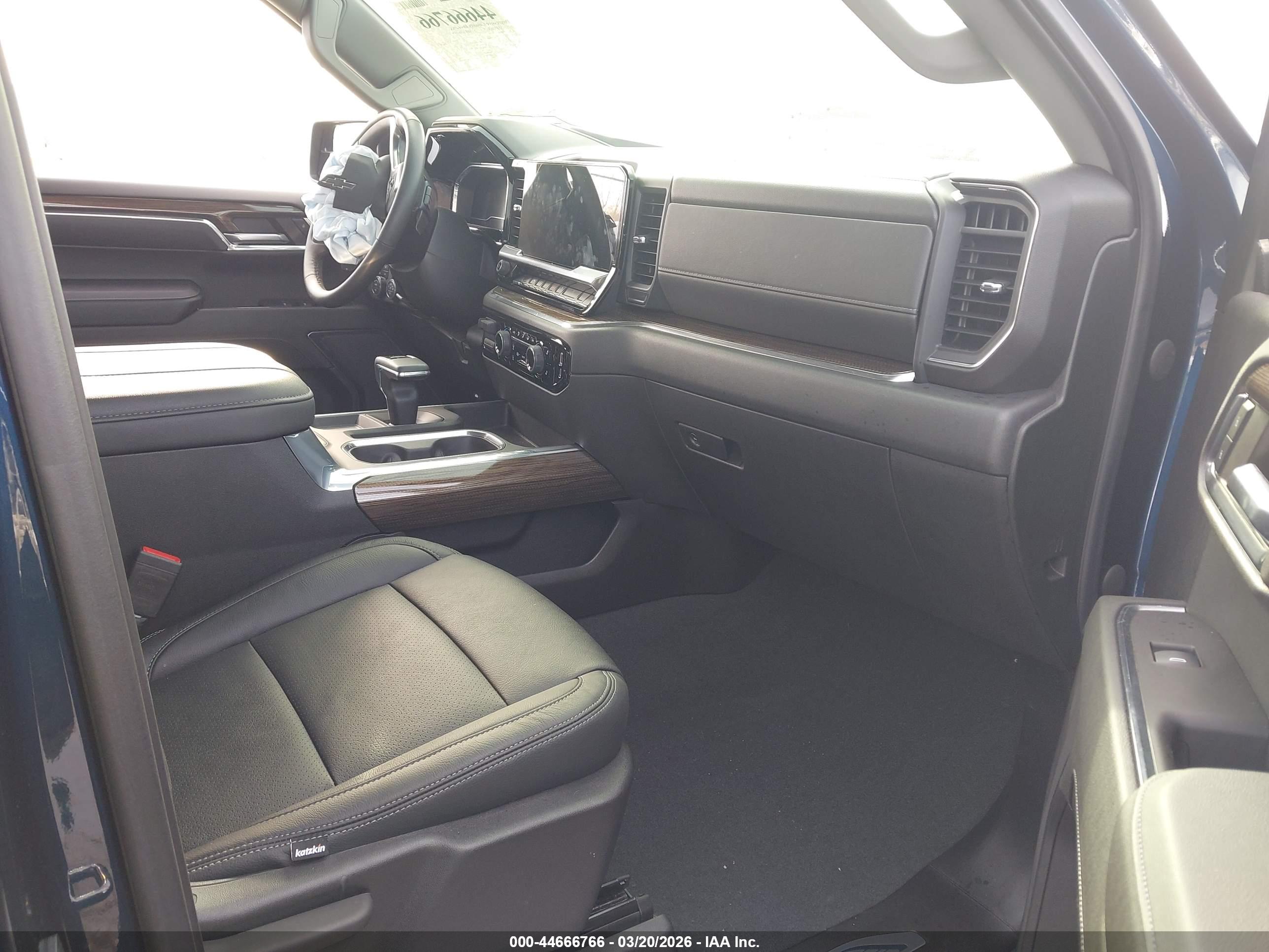 CHEVROLET SILVERADO image 5