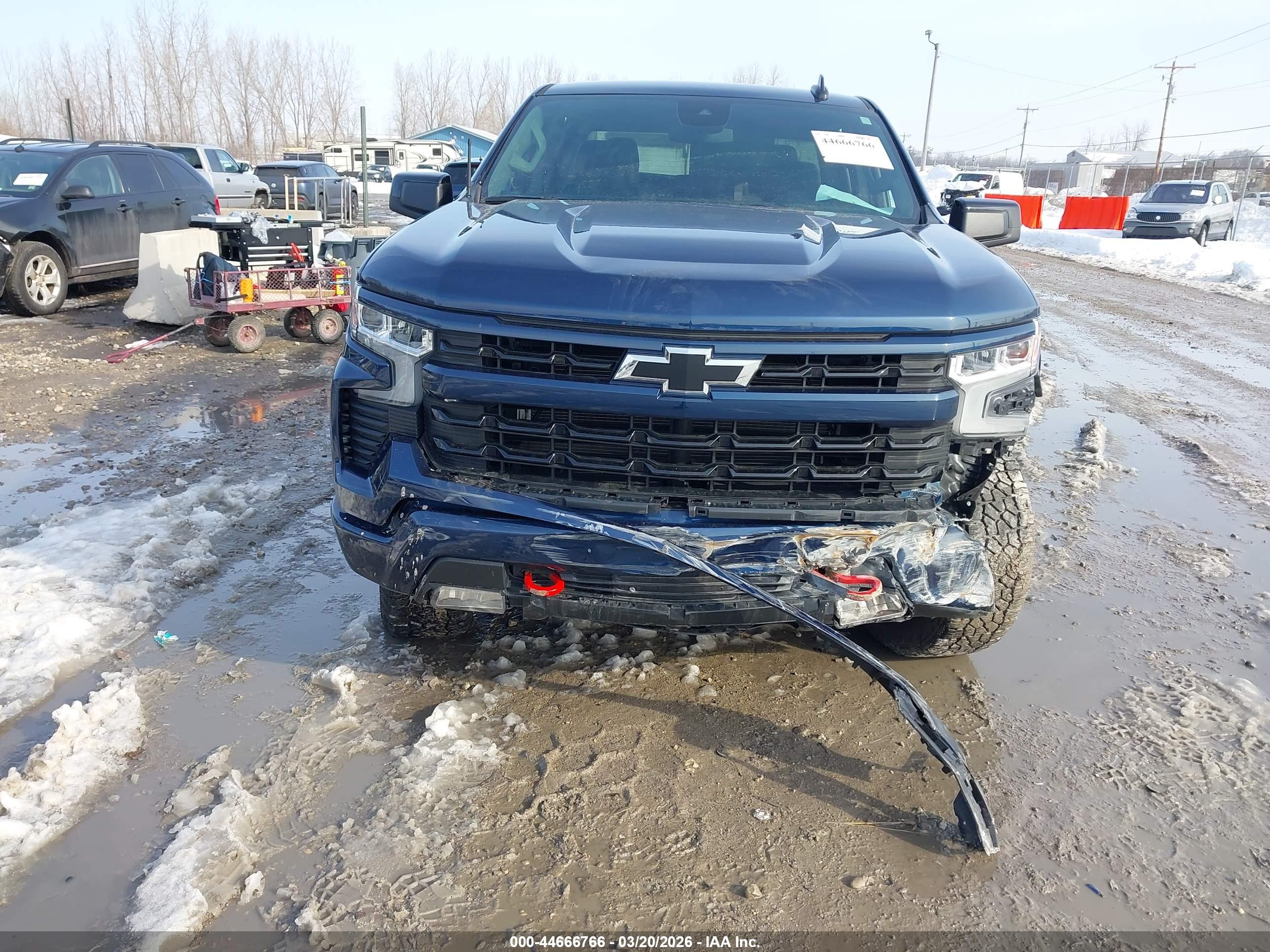 CHEVROLET SILVERADO image 6