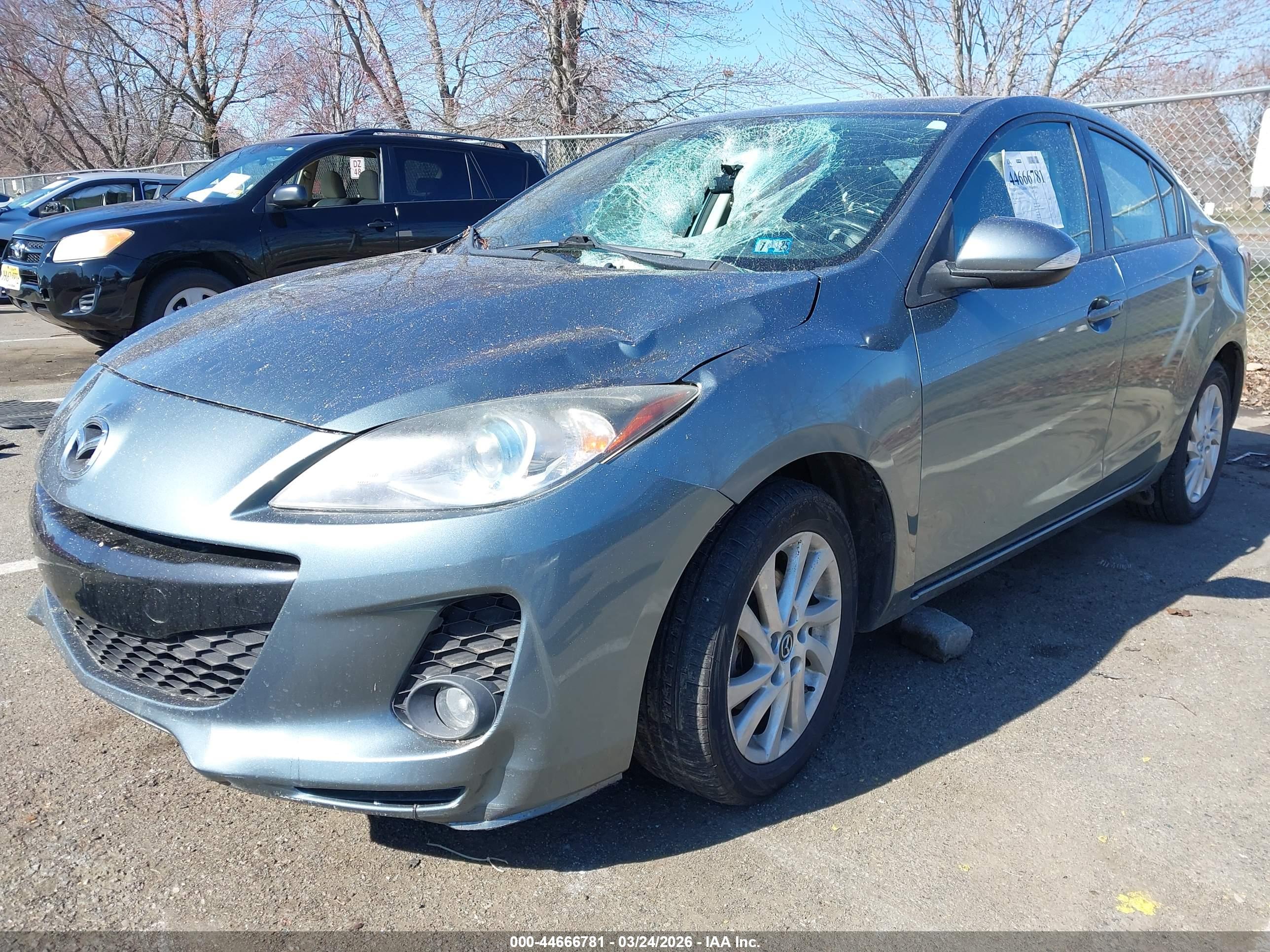 MAZDA MAZDA3 image 2