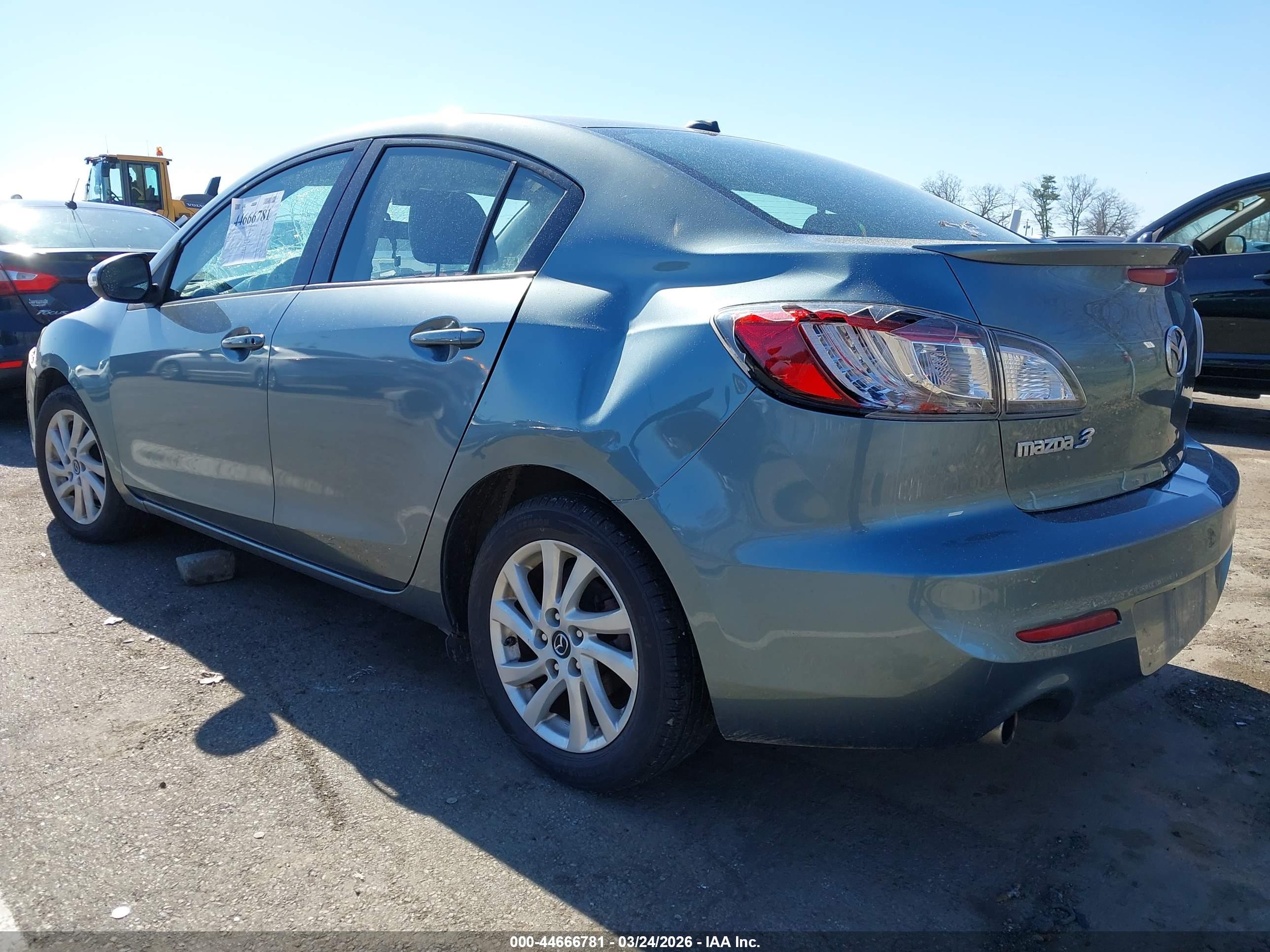 MAZDA MAZDA3 image 3