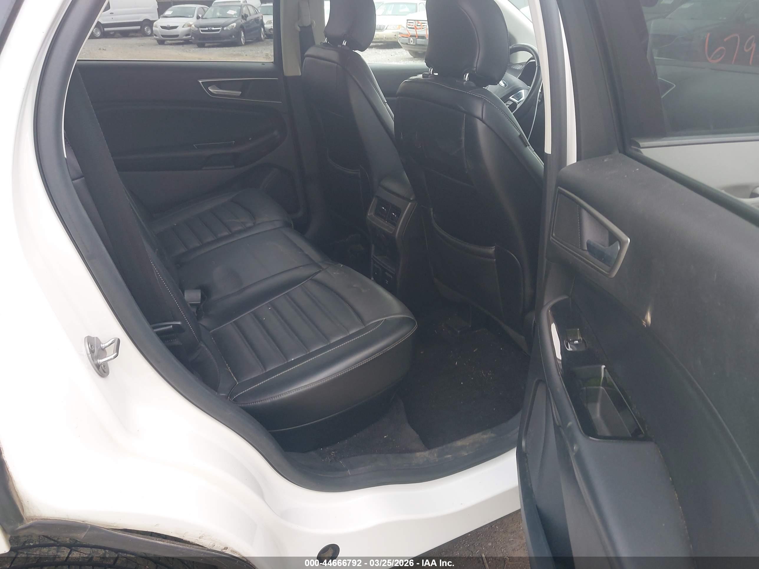 FORD EDGE image 8