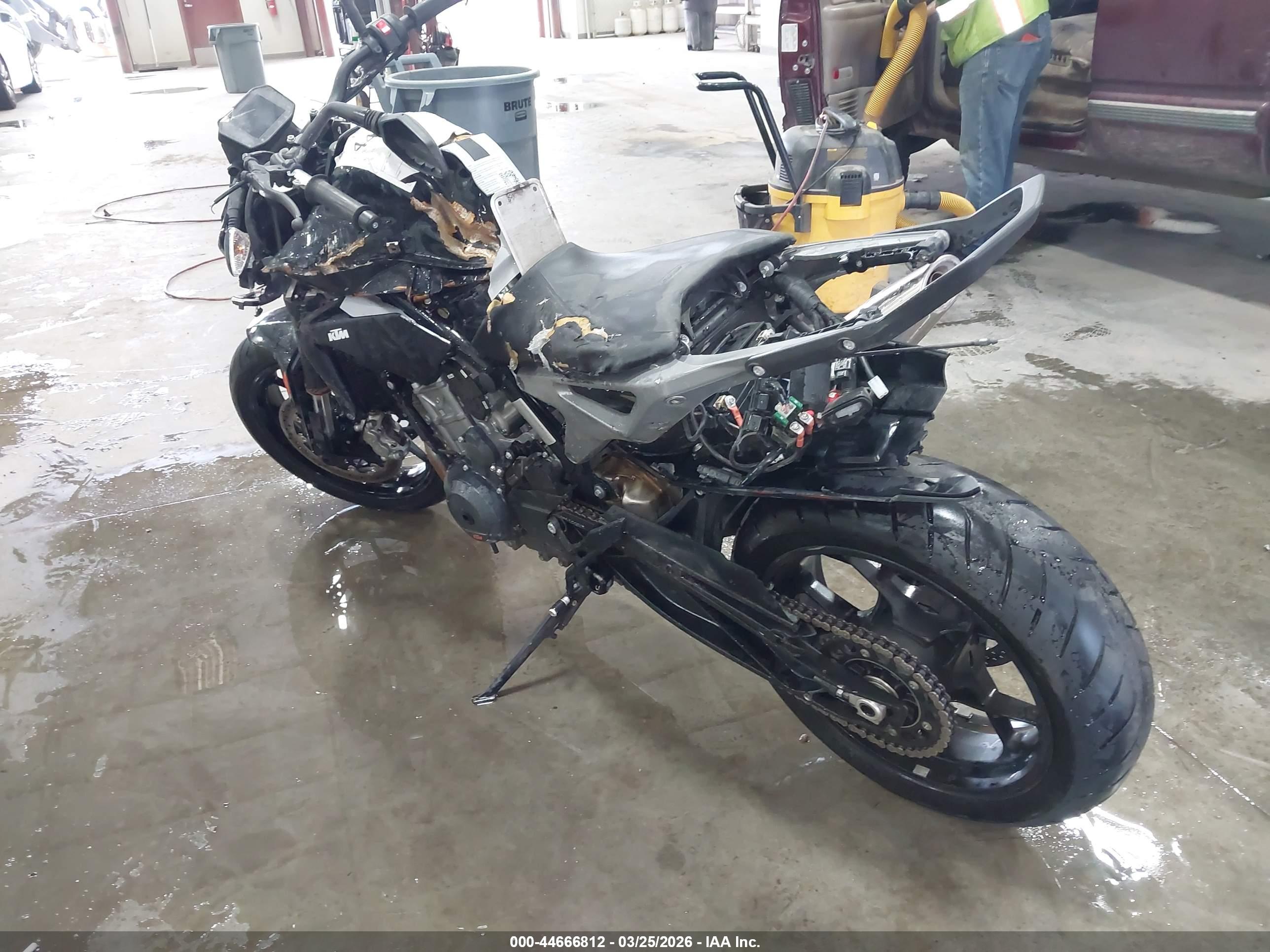 KTM 790 image 3
