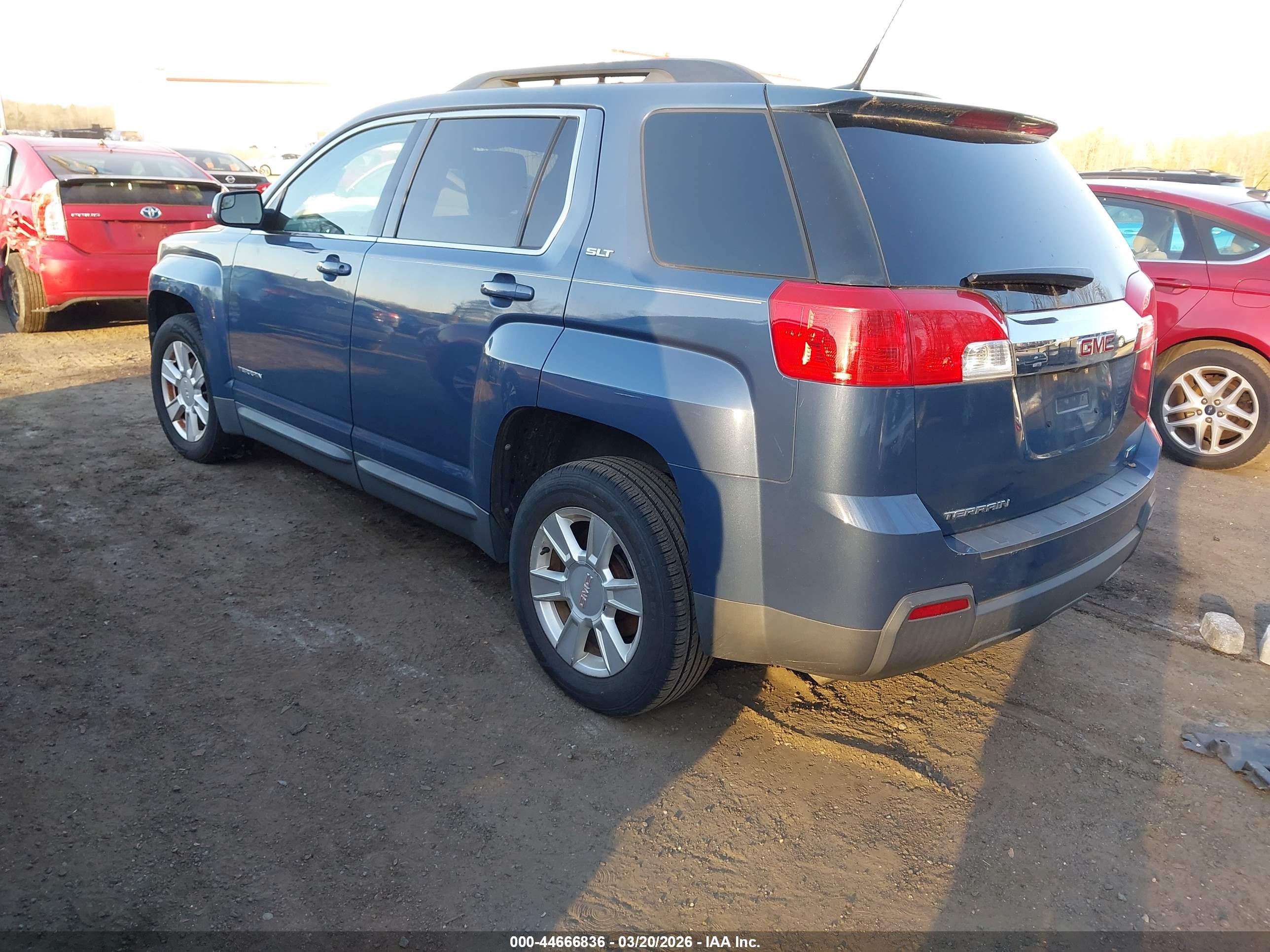 GMC TERRAIN image 3