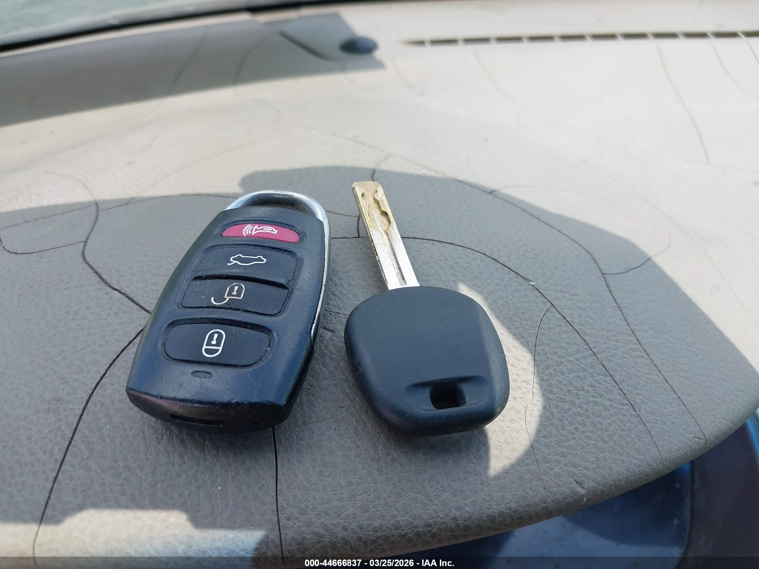 HYUNDAI AZERA image 11