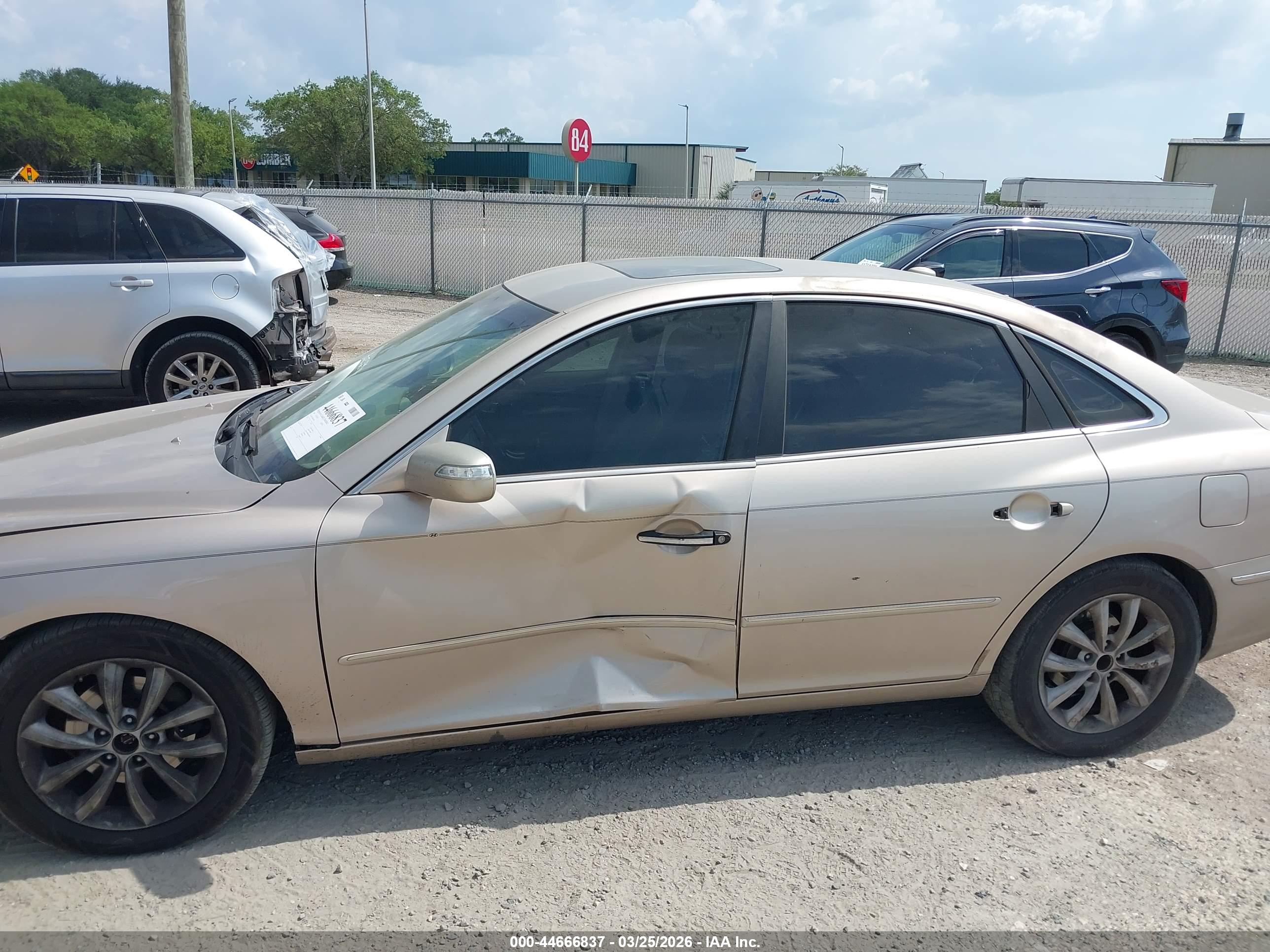 HYUNDAI AZERA image 6
