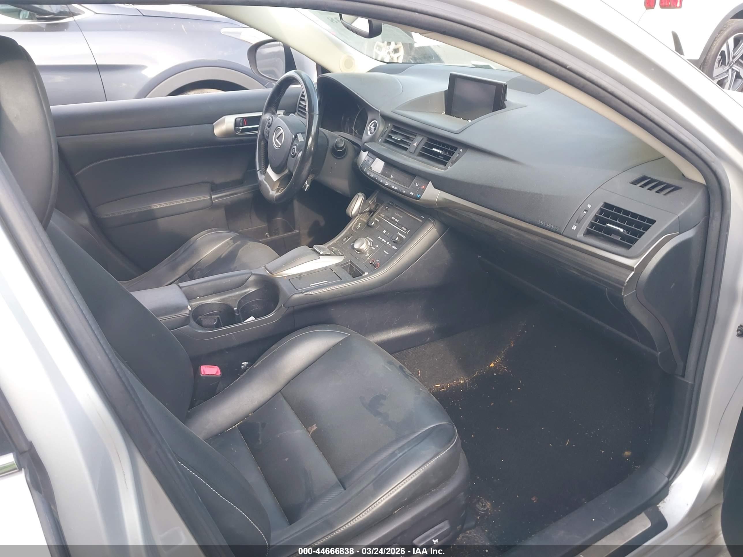 LEXUS CT image 5