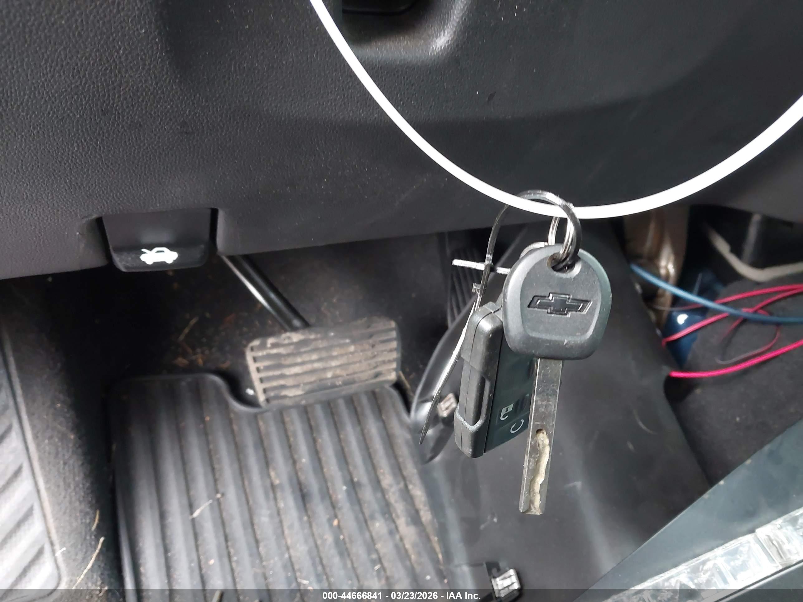 CHEVROLET SILVERADO image 11