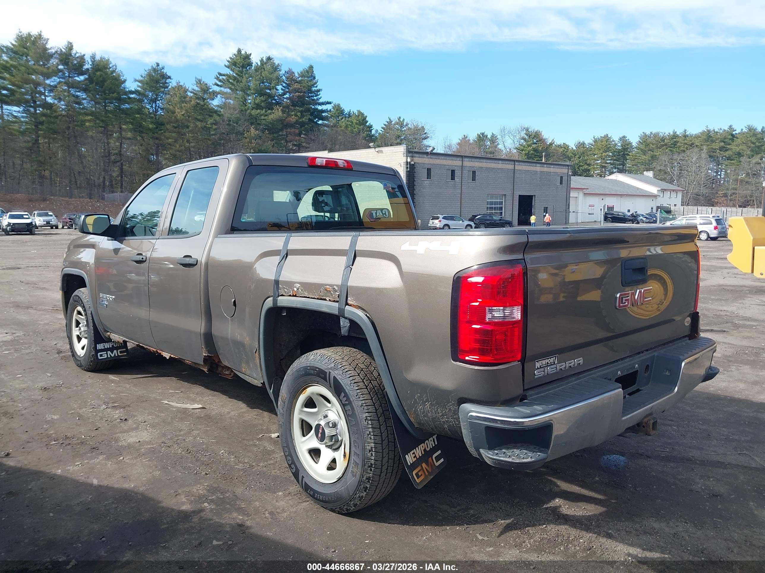 GMC SIERRA image 3