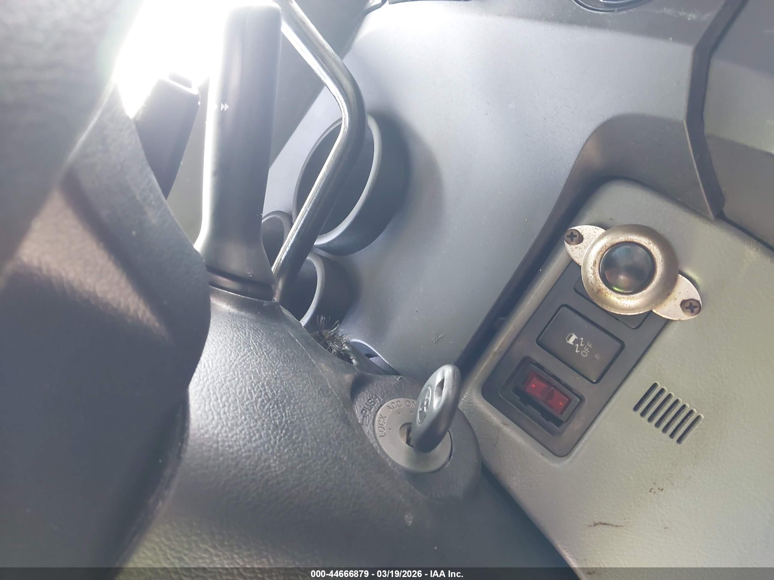 TOYOTA TUNDRA image 11