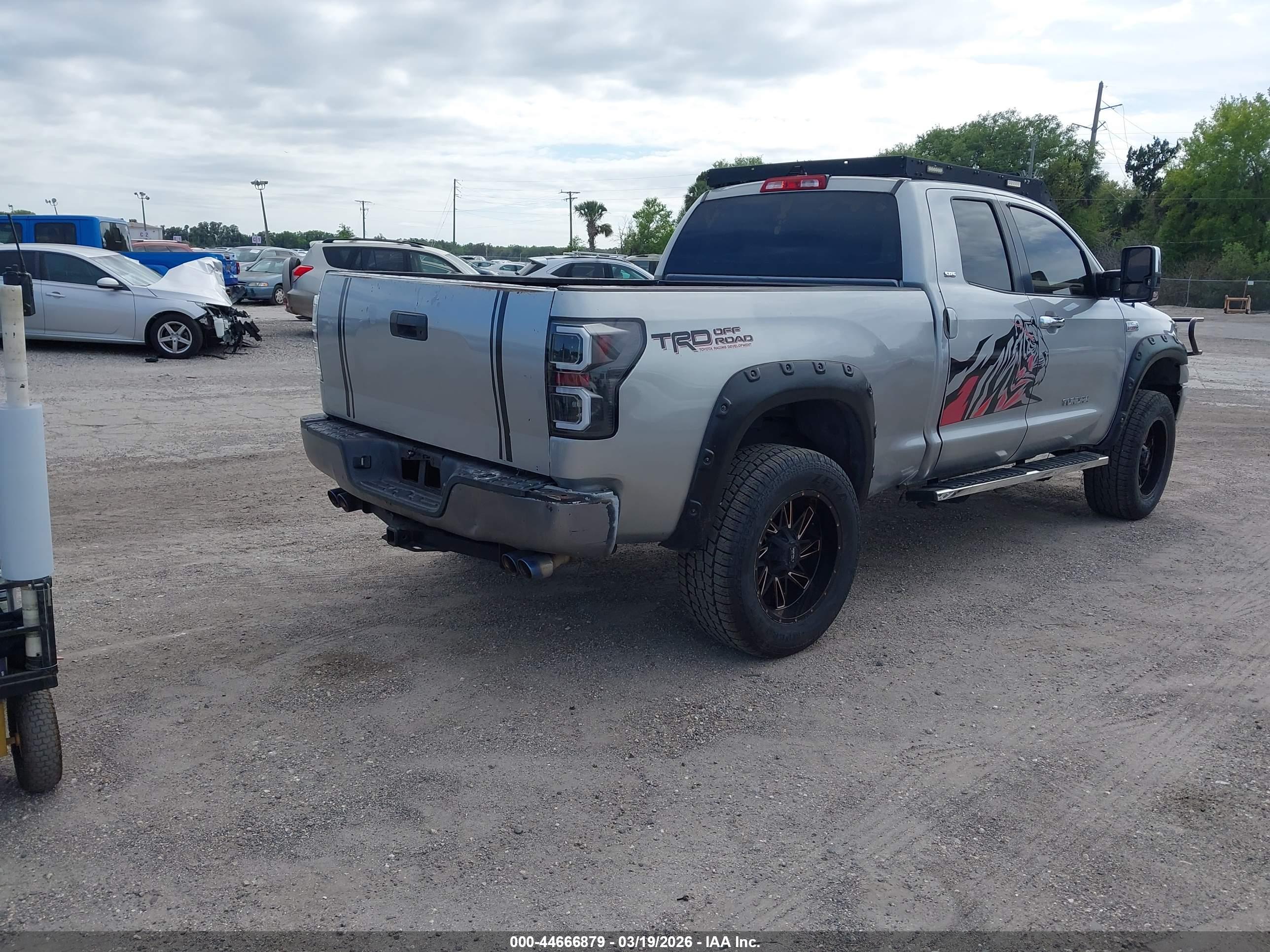 TOYOTA TUNDRA image 4