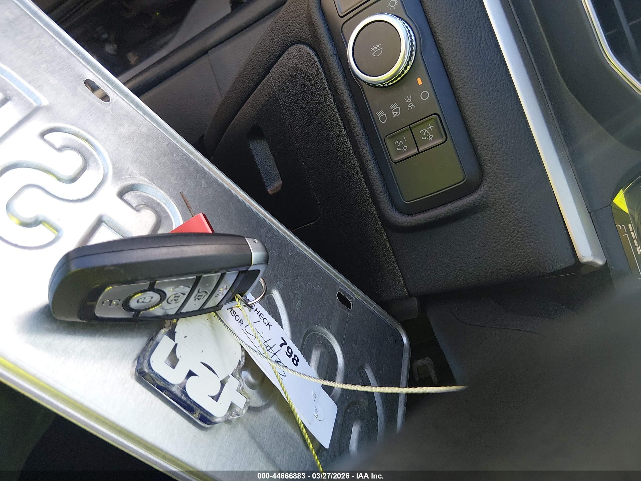 FORD EXPLORER image 11