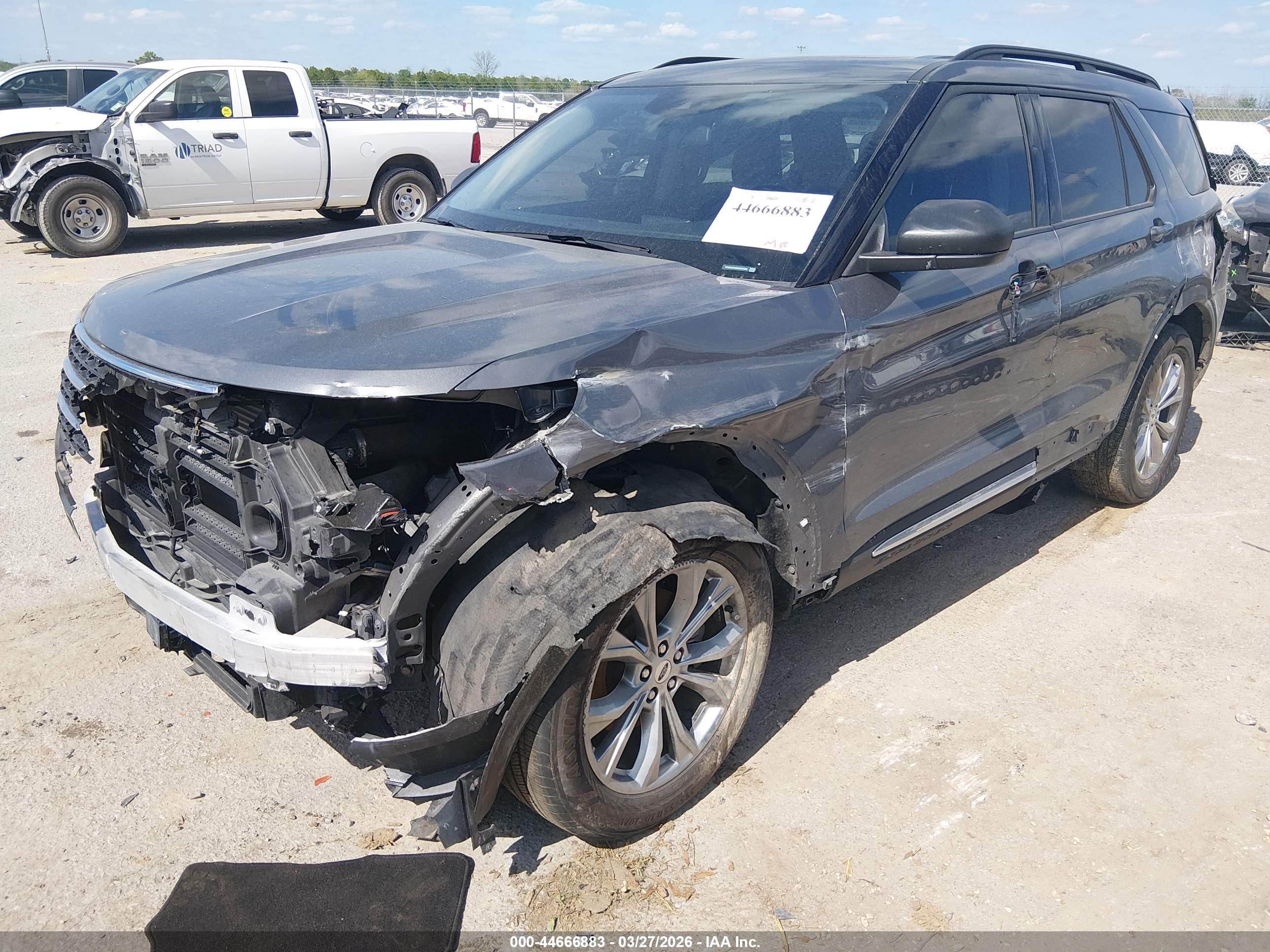 FORD EXPLORER image 2