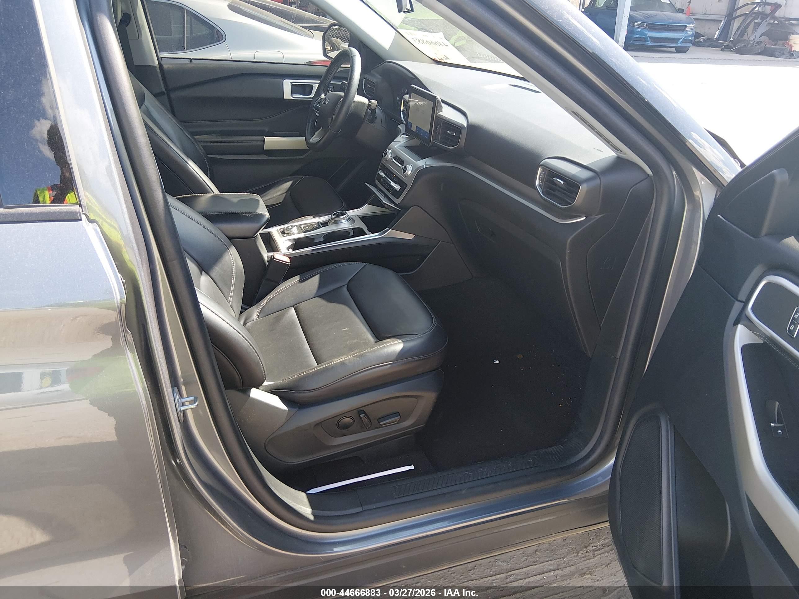 FORD EXPLORER image 5