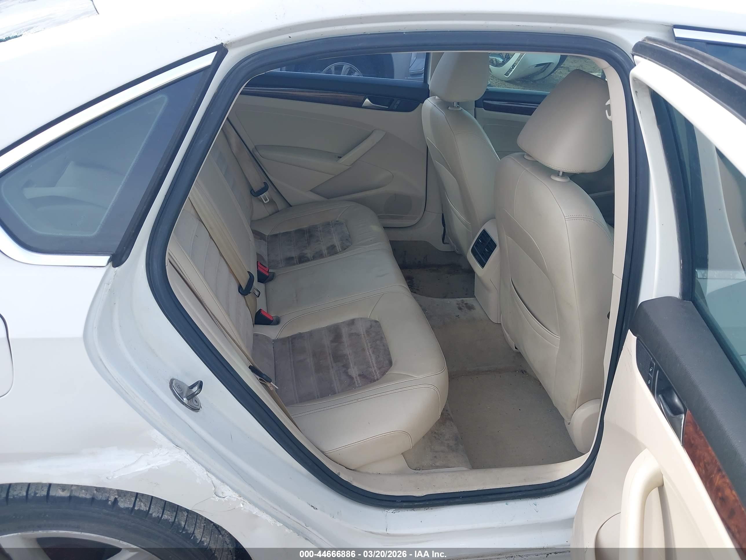VOLKSWAGEN PASSAT image 8