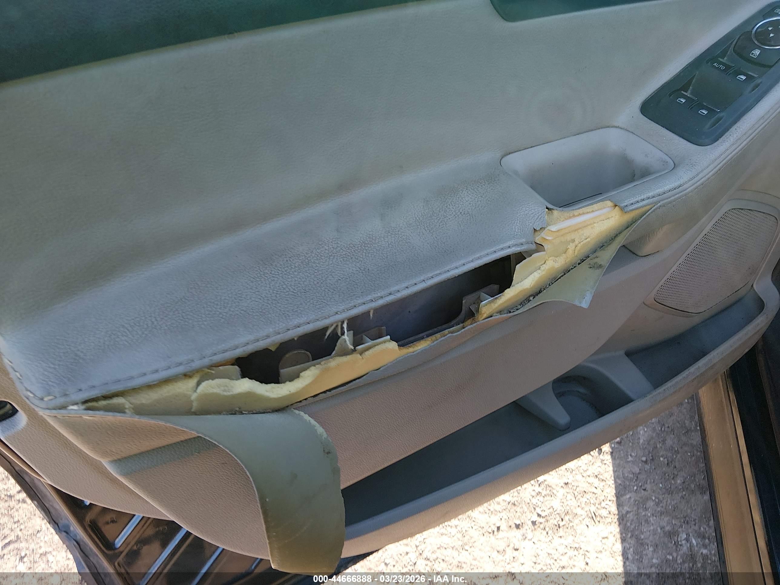 FORD EXPLORER image 6