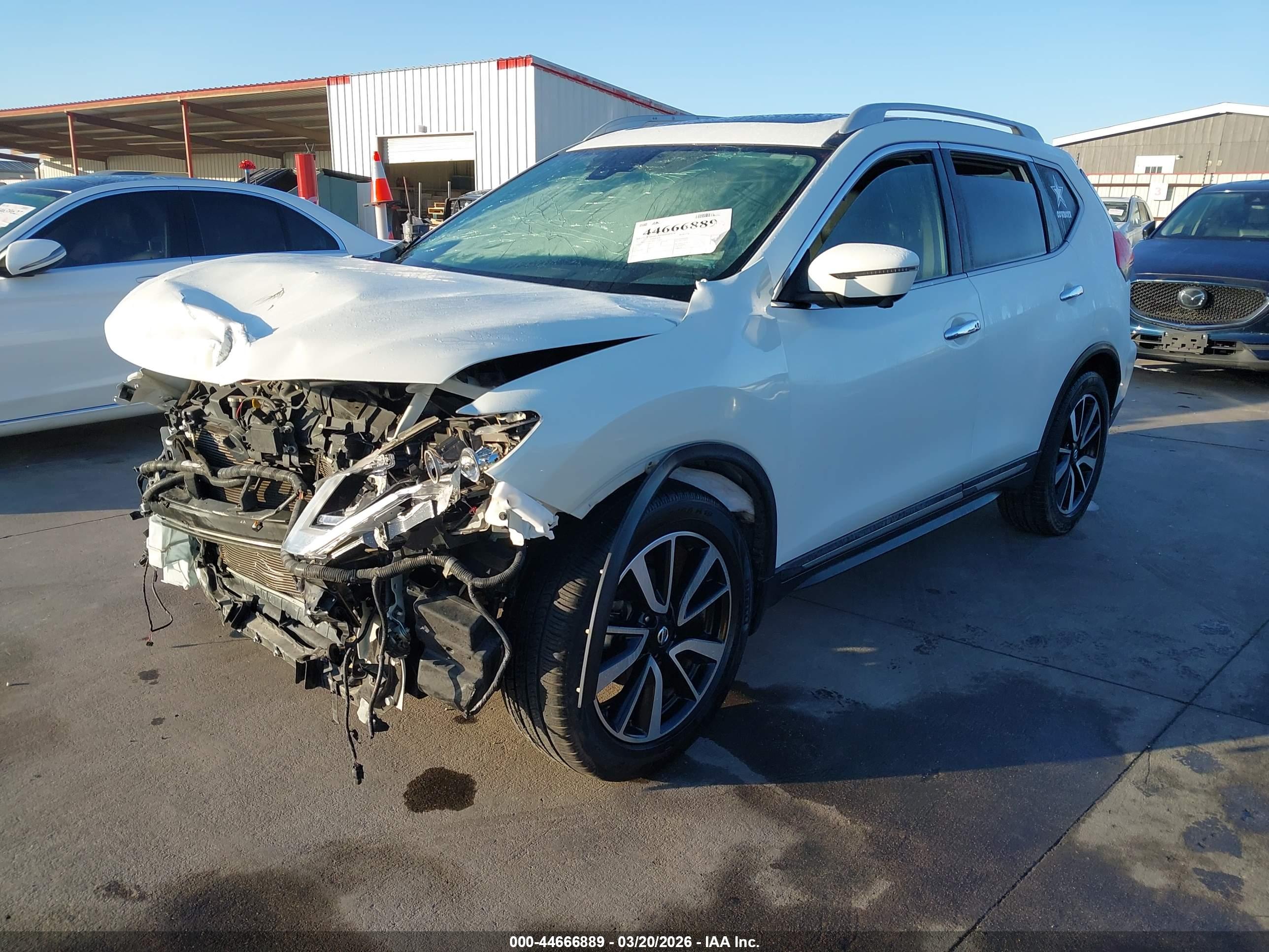 NISSAN ROGUE image 2
