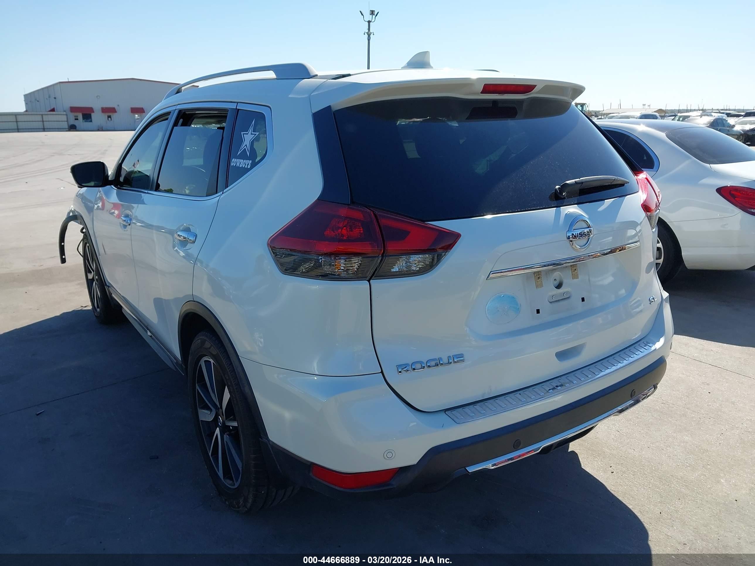 NISSAN ROGUE image 3