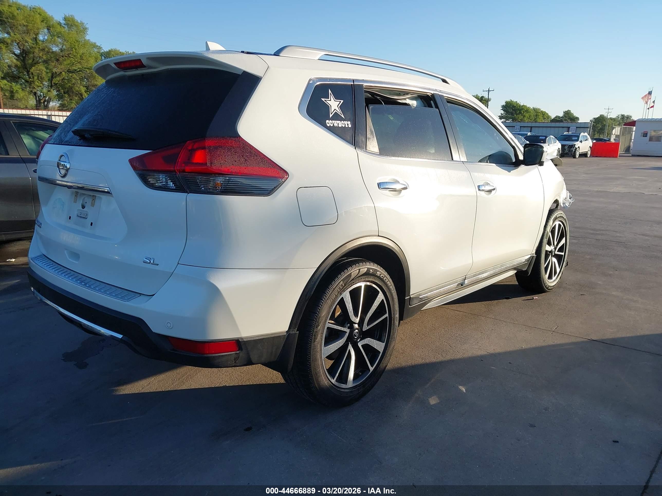 NISSAN ROGUE image 4