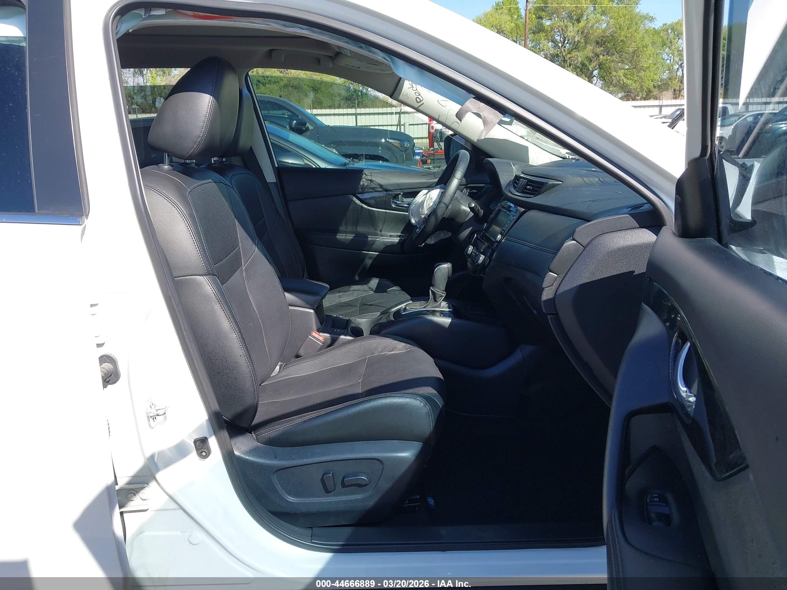 NISSAN ROGUE image 5